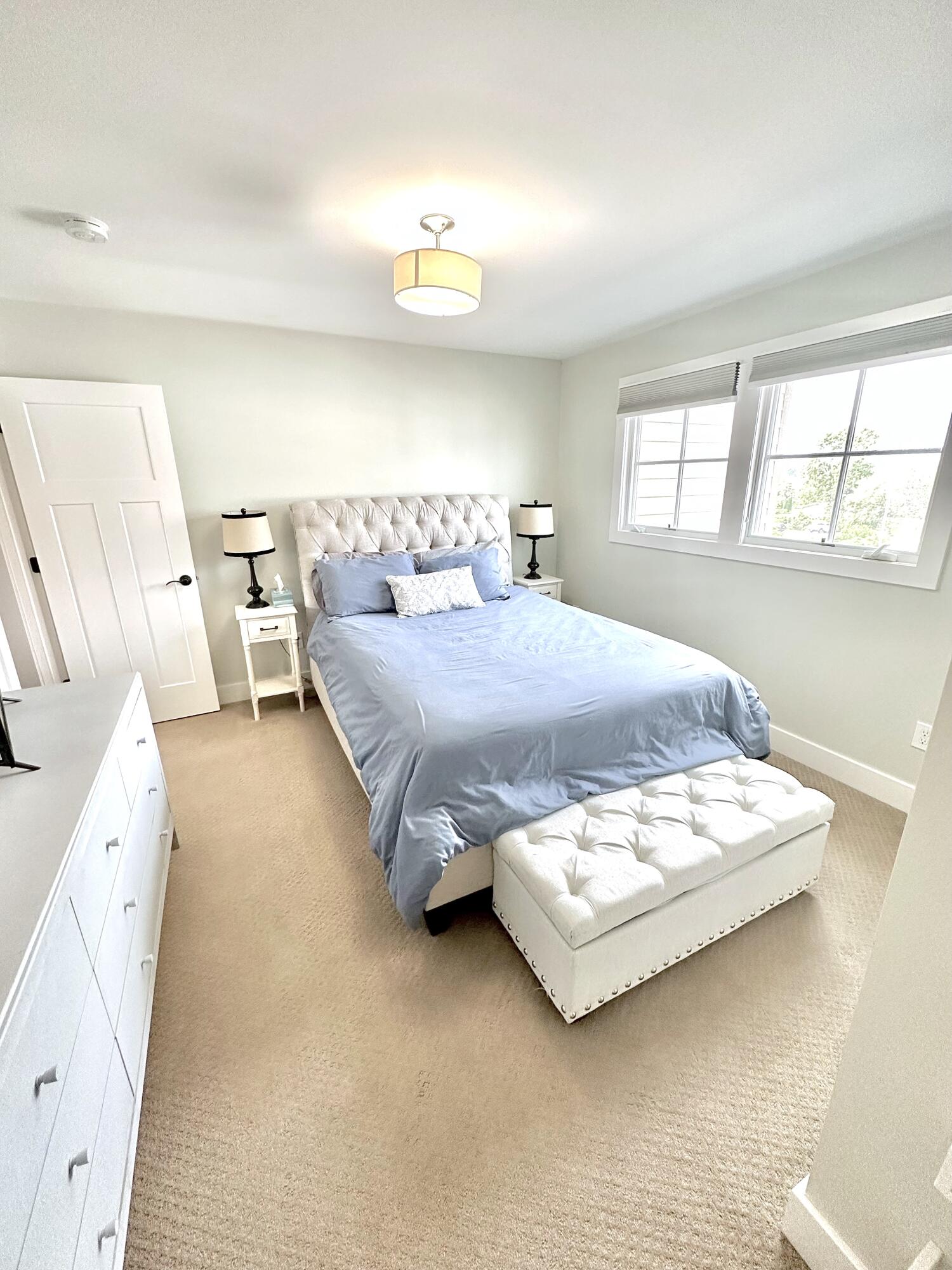 2082 Celadon Drive NE