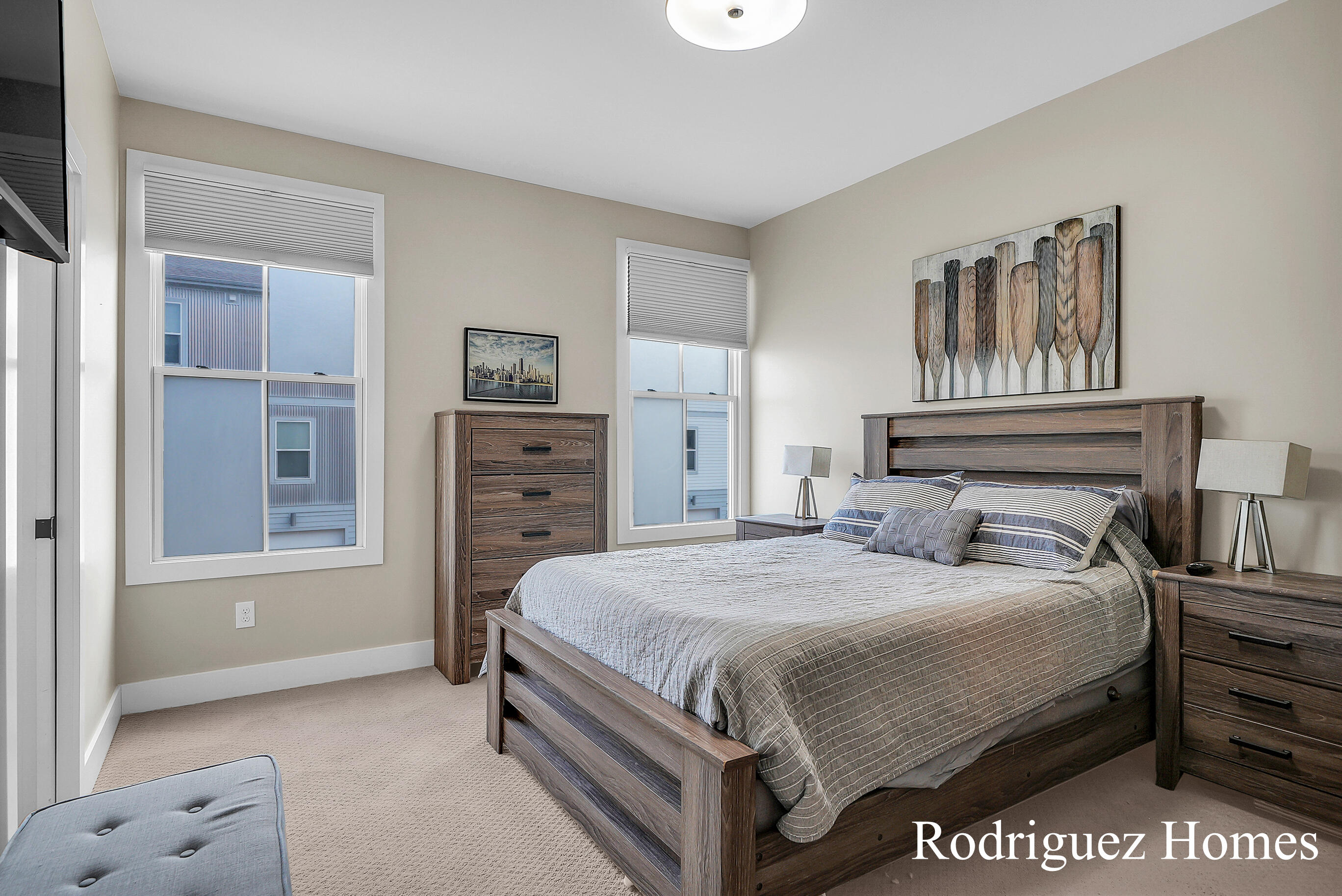 2082 Celadon Drive NE