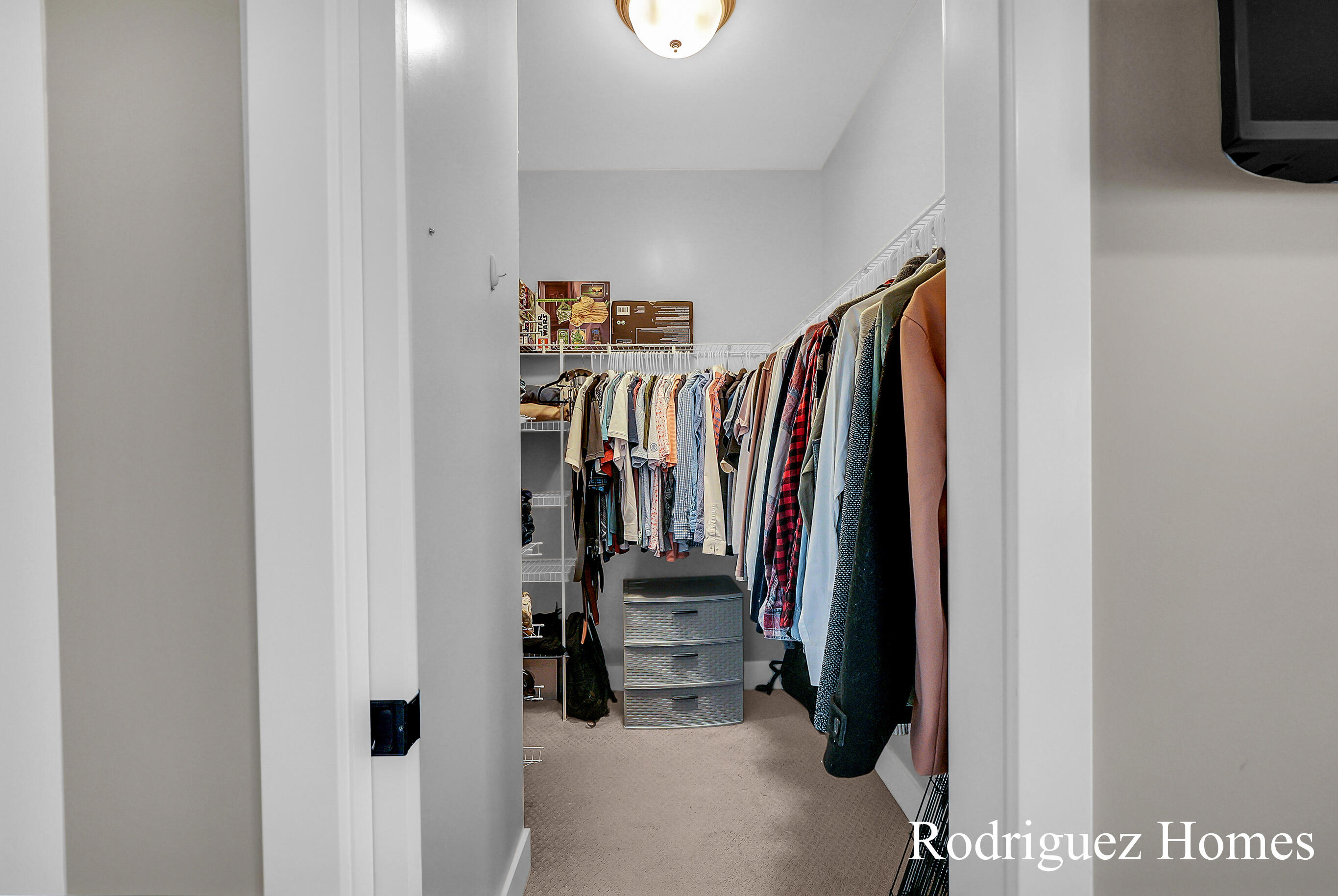 2082 Celadon Drive NE