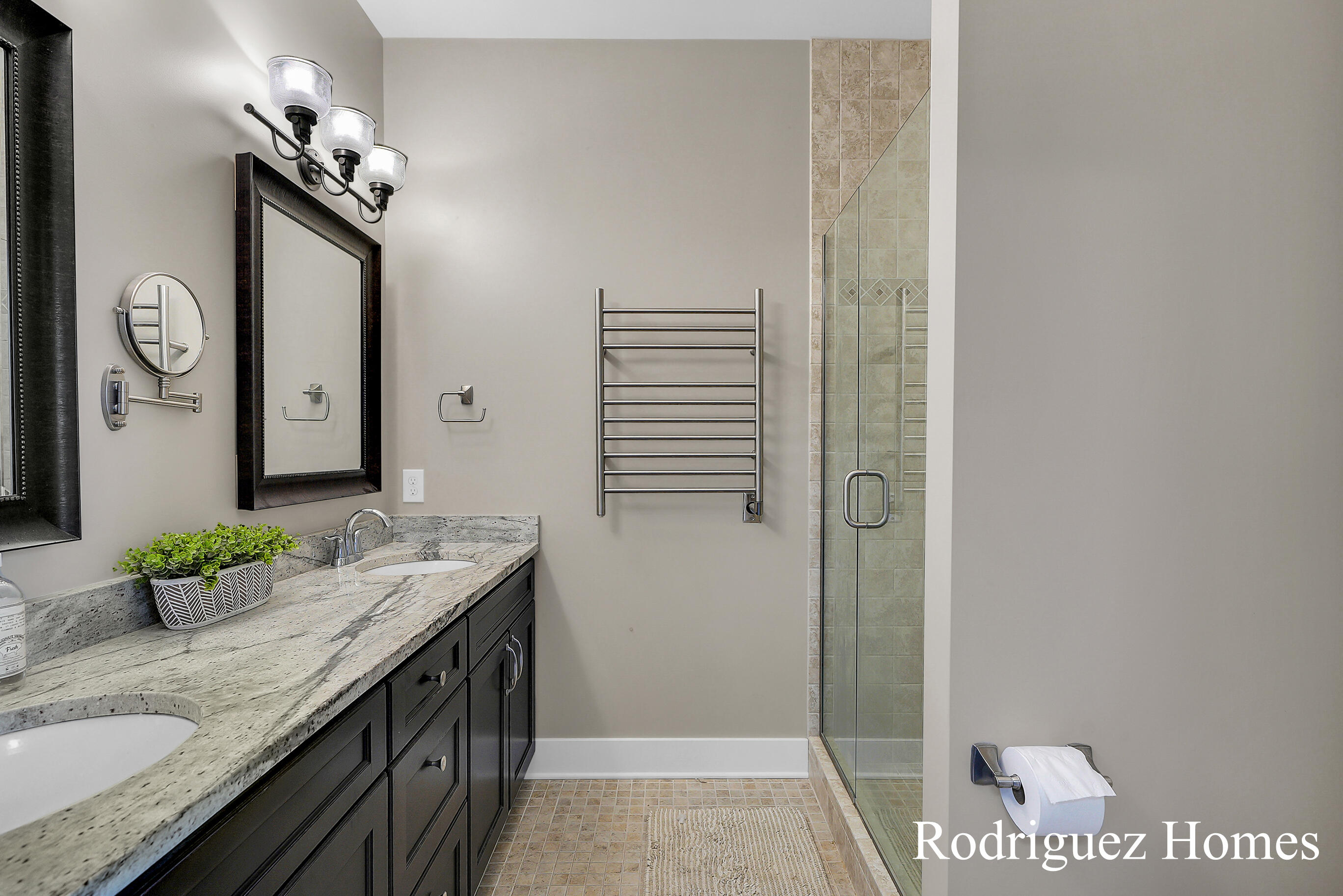 2082 Celadon Drive NE