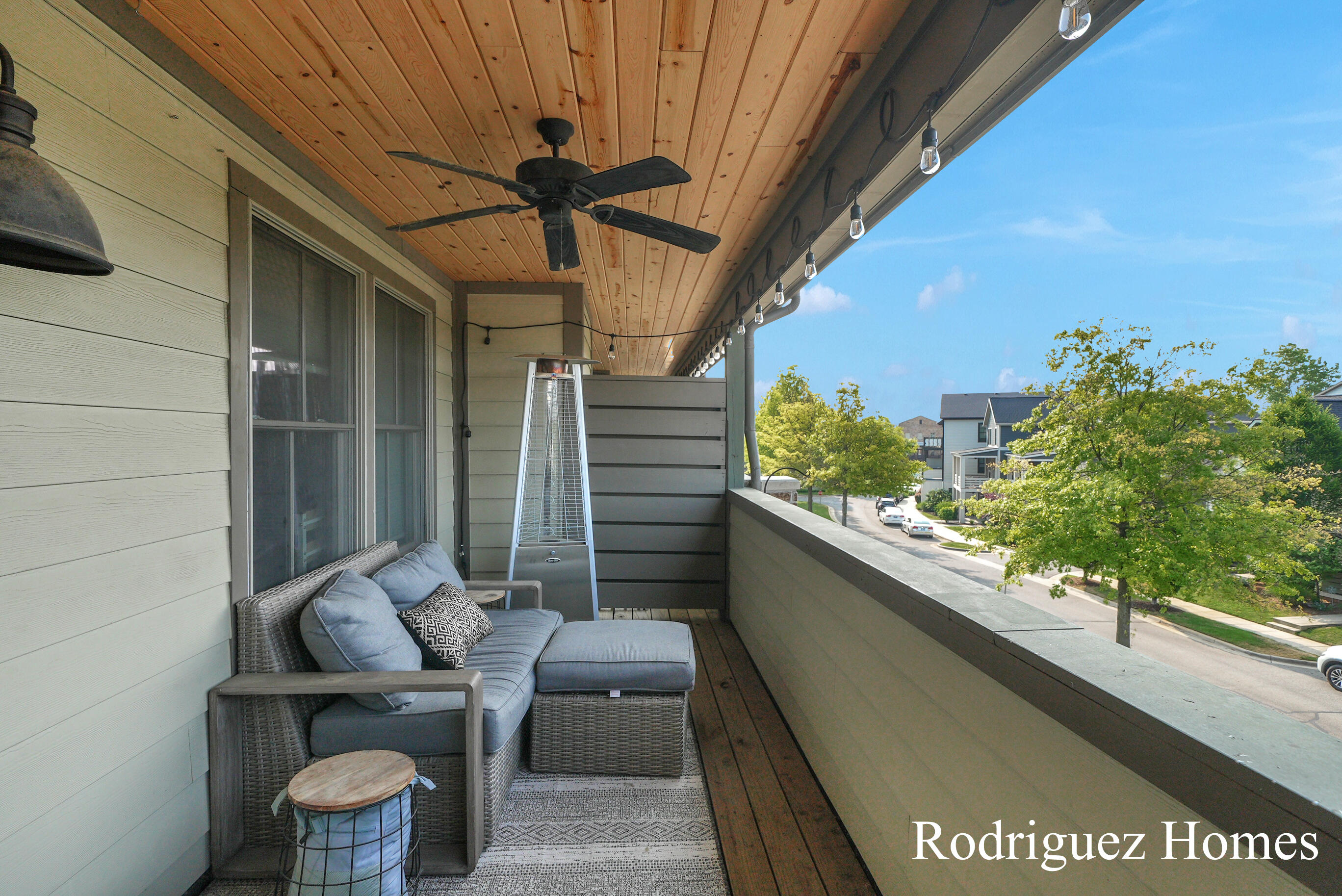 2082 Celadon Drive NE