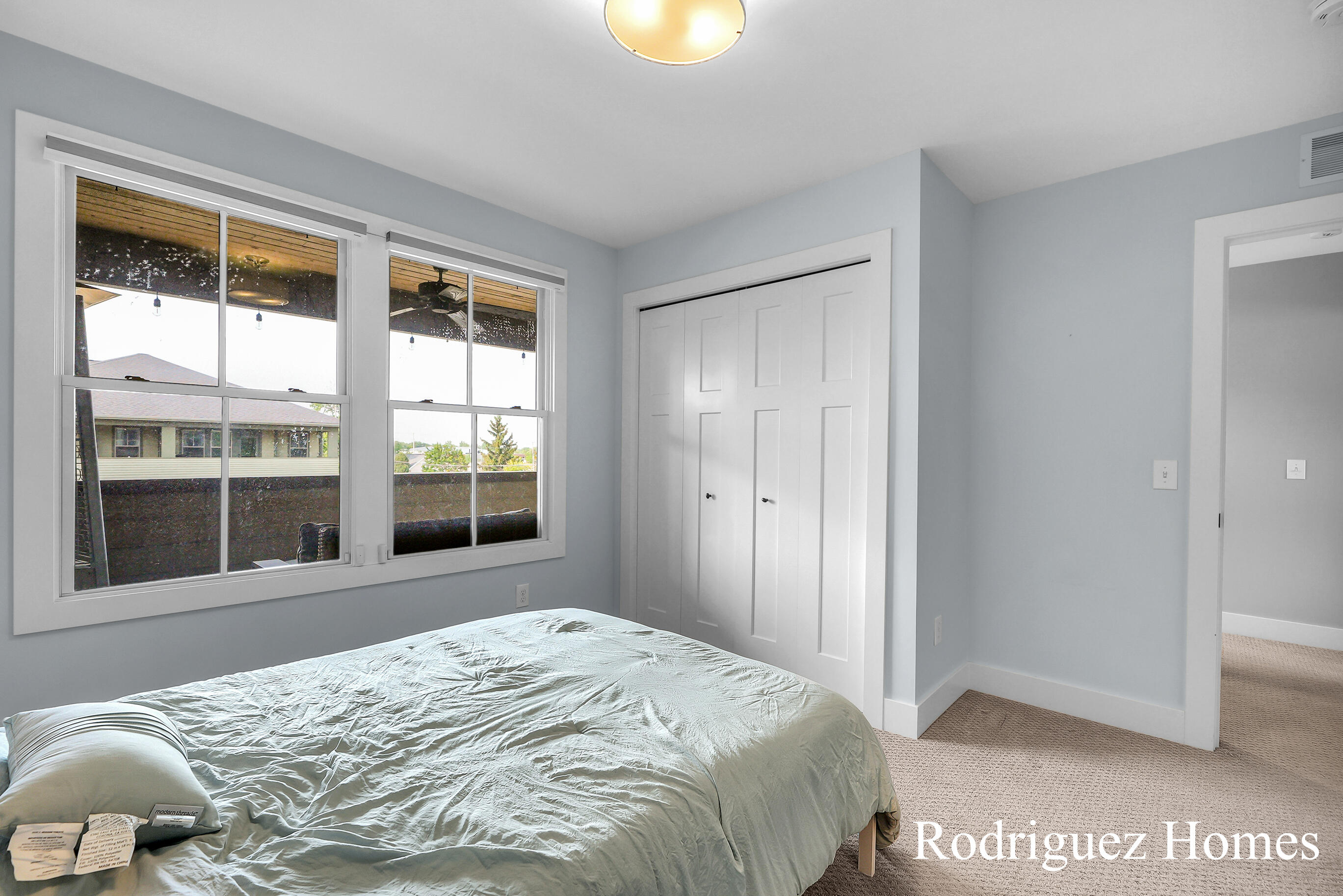 2082 Celadon Drive NE