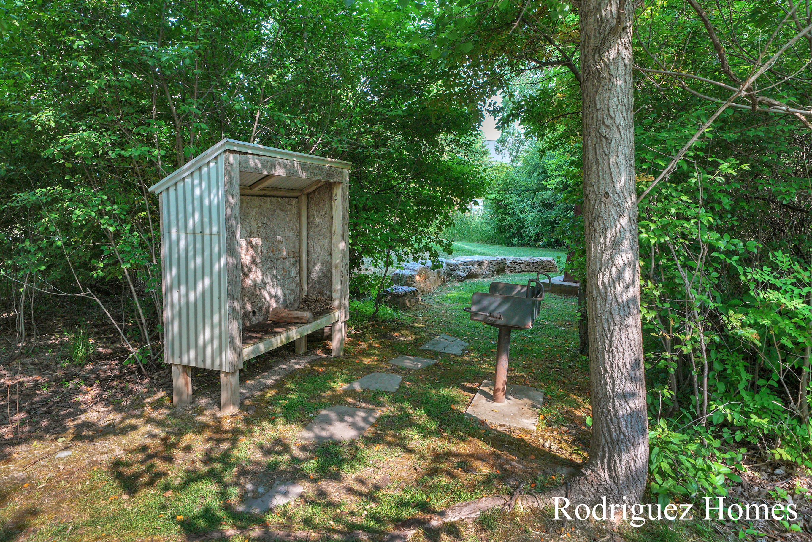 2082 Celadon Drive NE