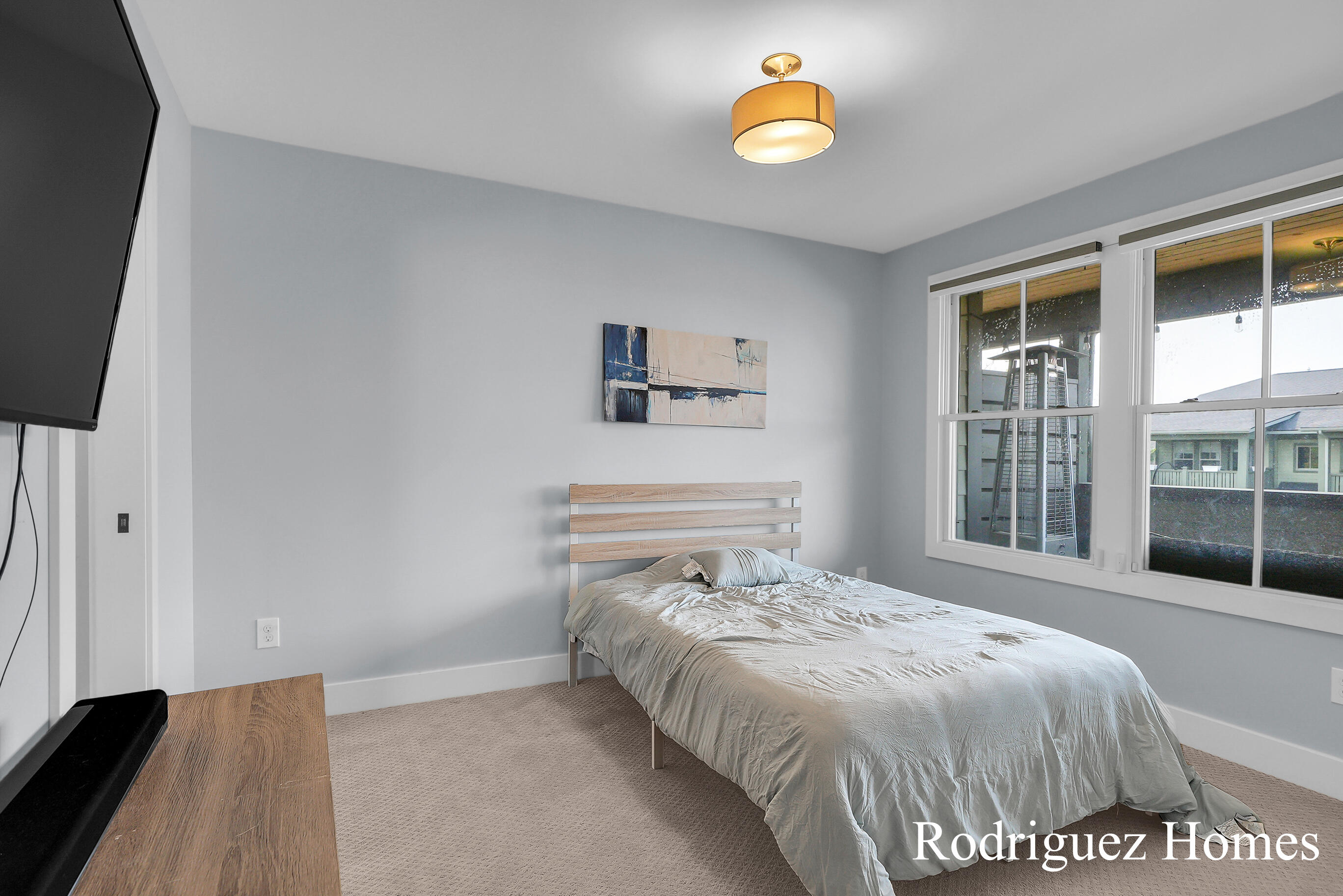 2082 Celadon Drive NE