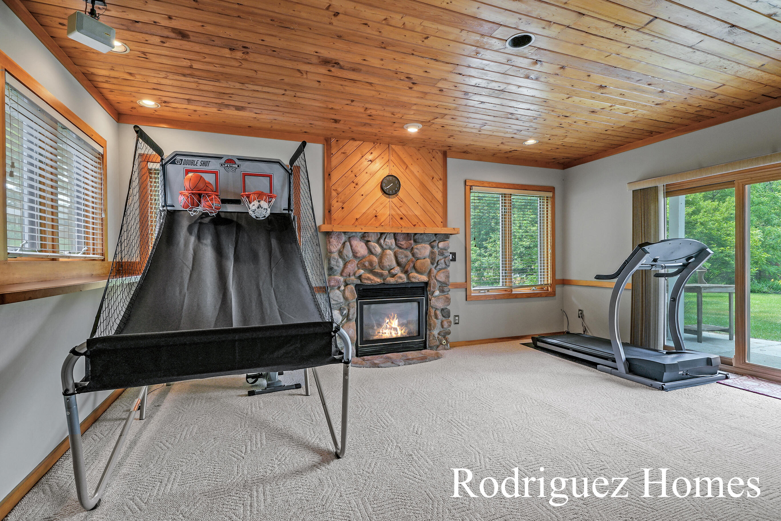 815 Bradford Hollow Drive NE