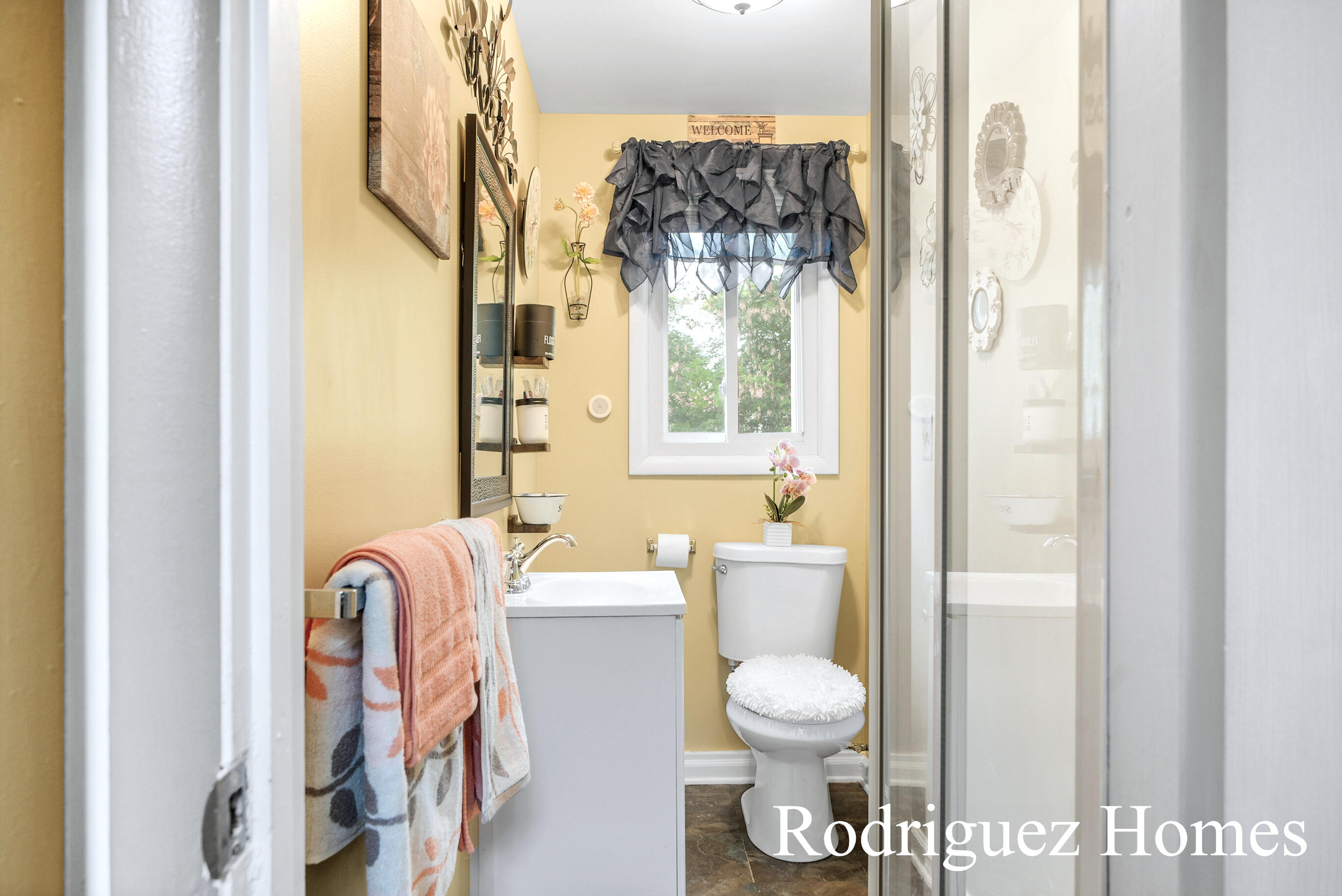 942 Bellewood Drive SE