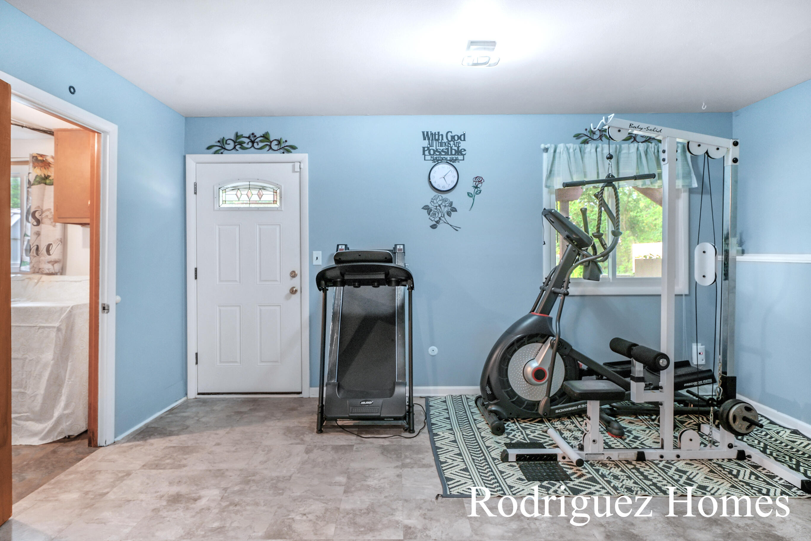 942 Bellewood Drive SE