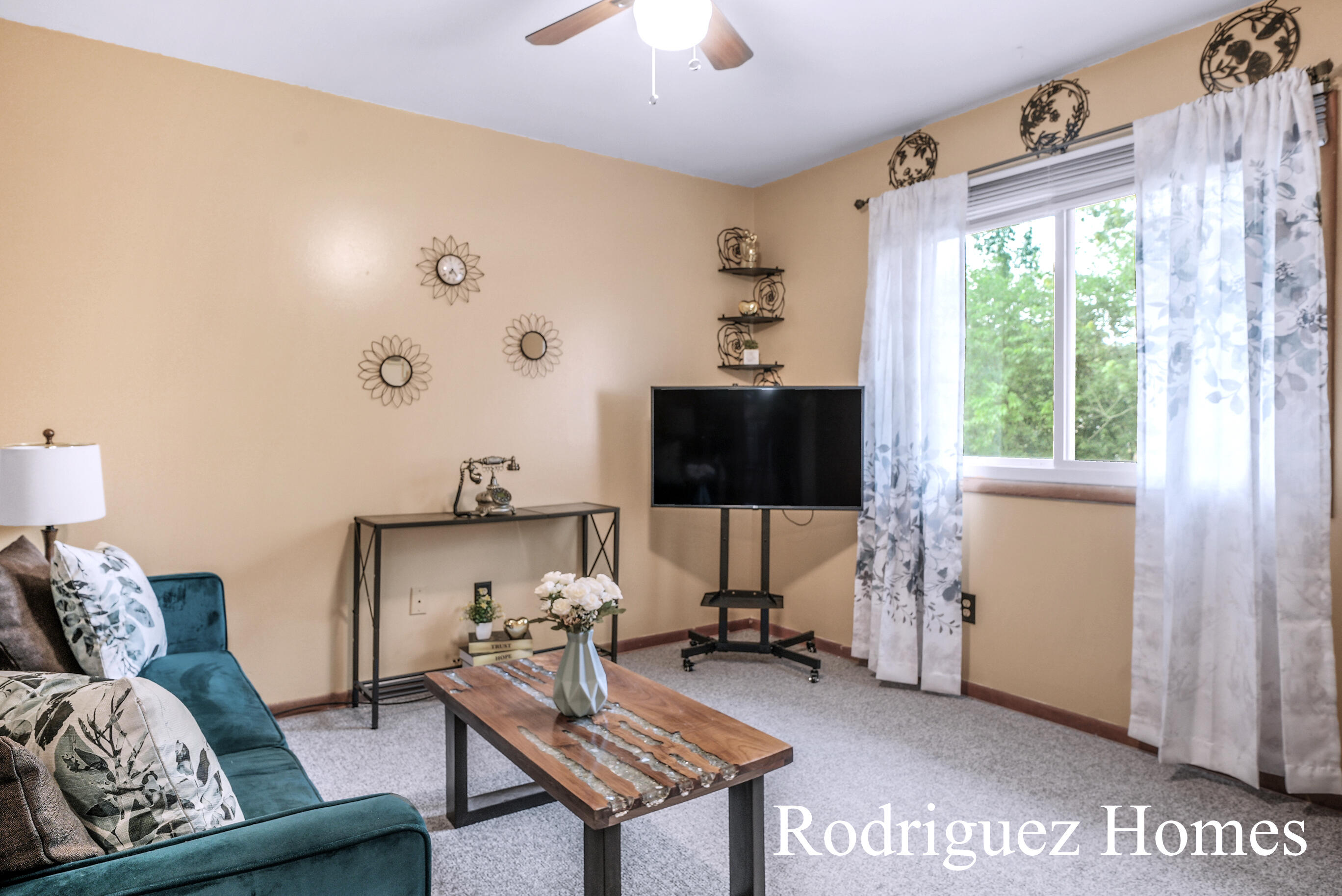 942 Bellewood Drive SE