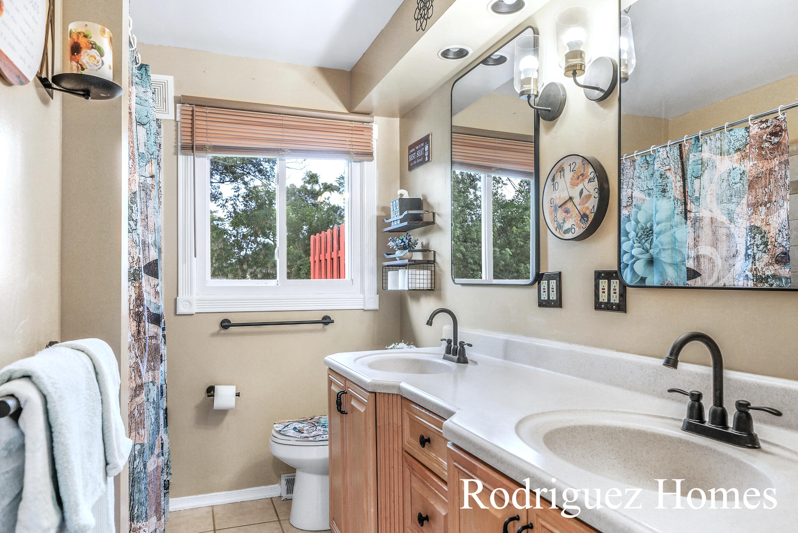 942 Bellewood Drive SE