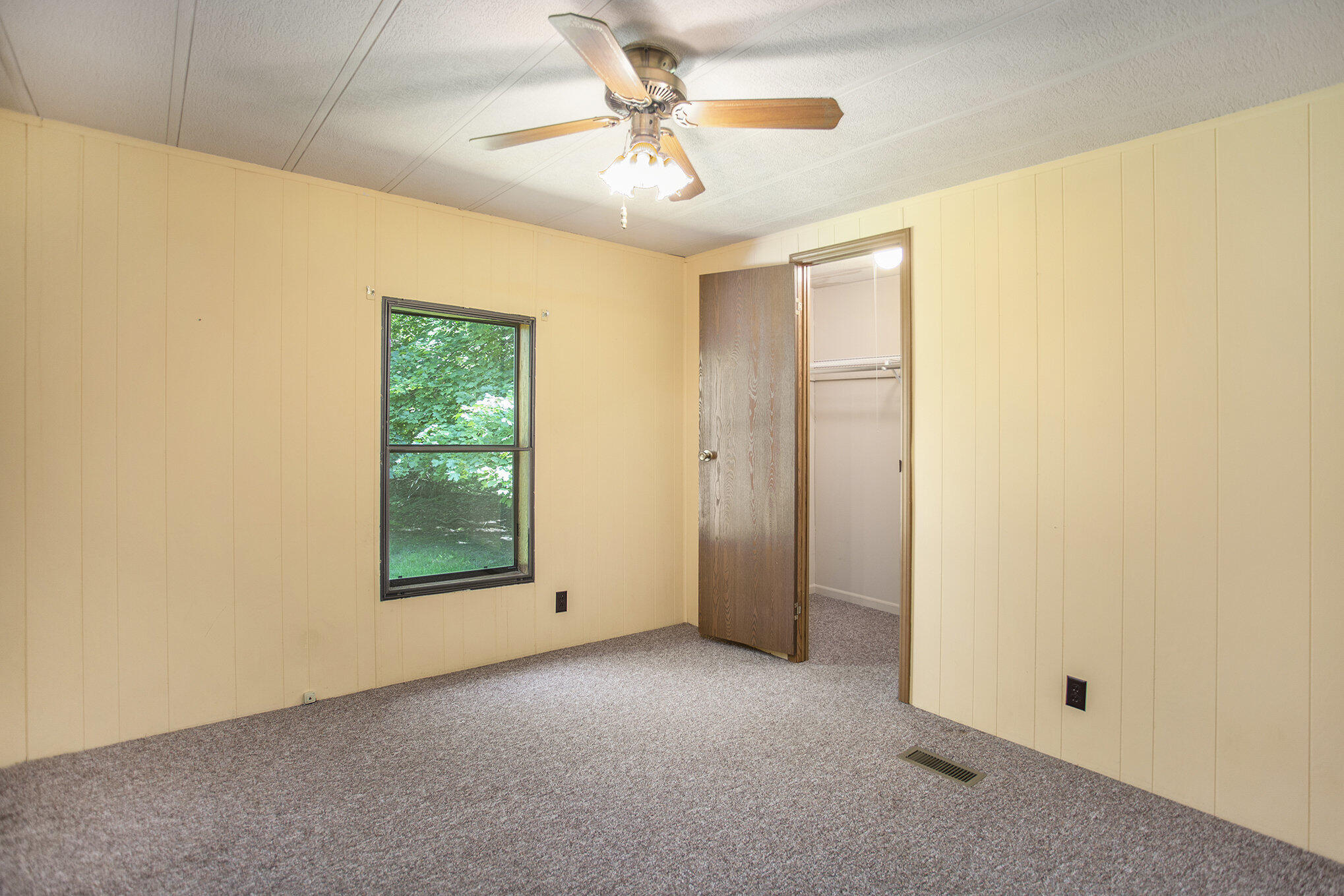 2716 13 Mile Road NE