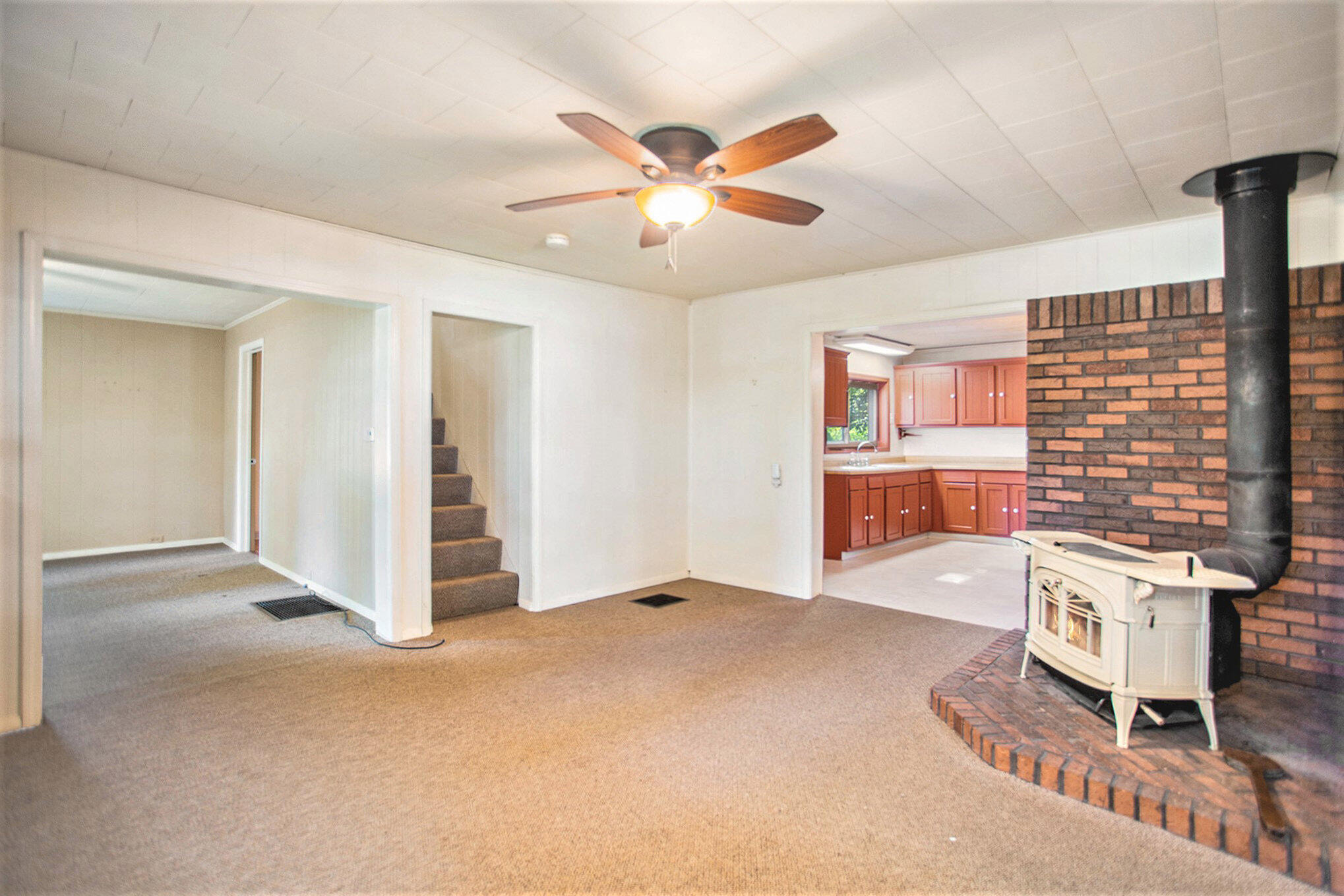 2716 13 Mile Road NE