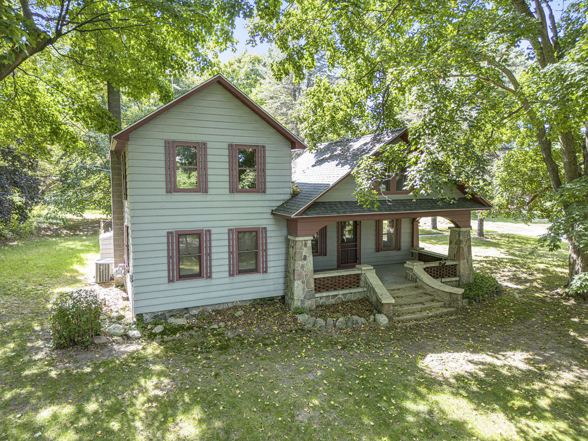 2716 13 Mile Road NE