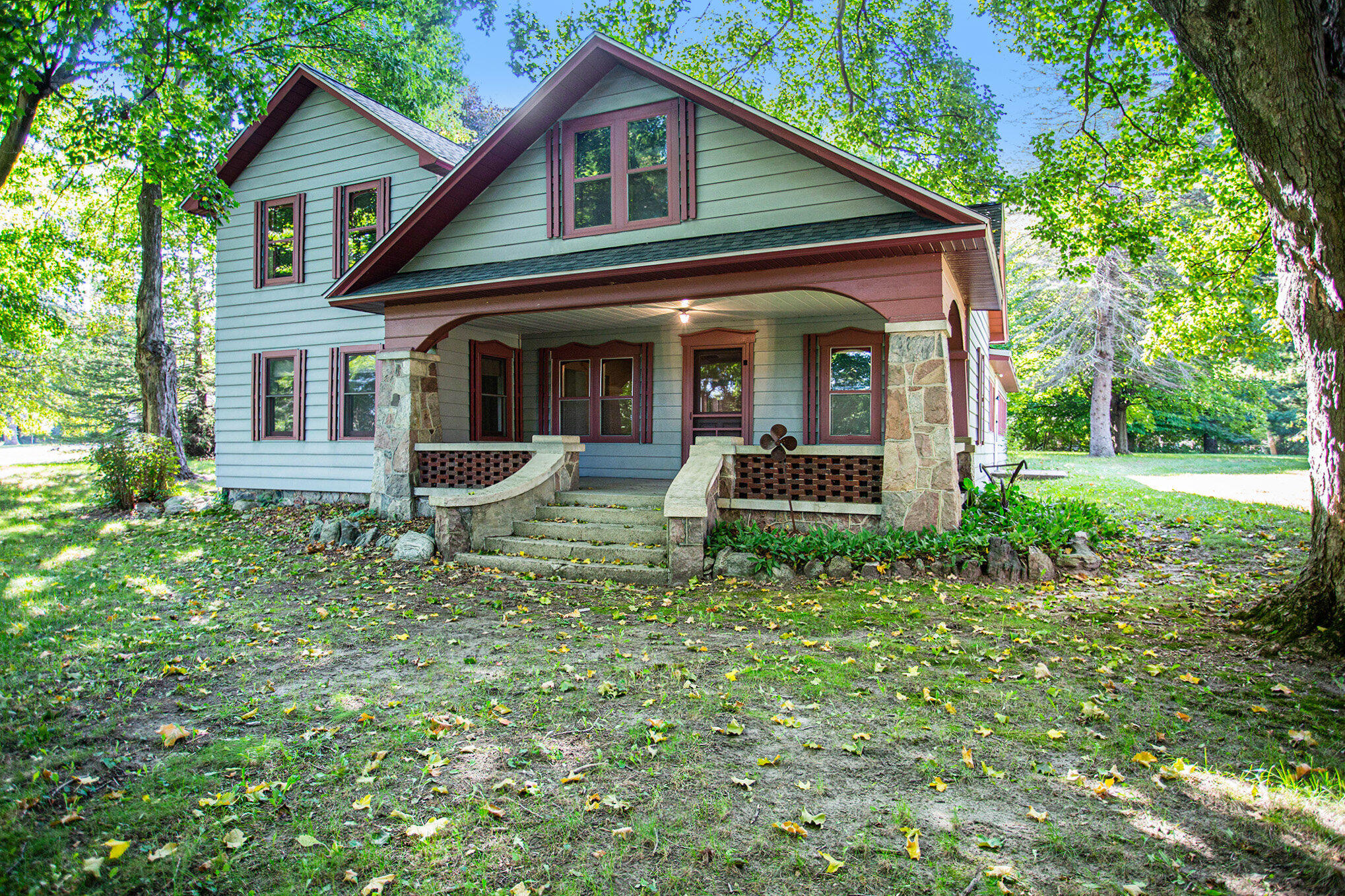 2716 13 Mile Road NE