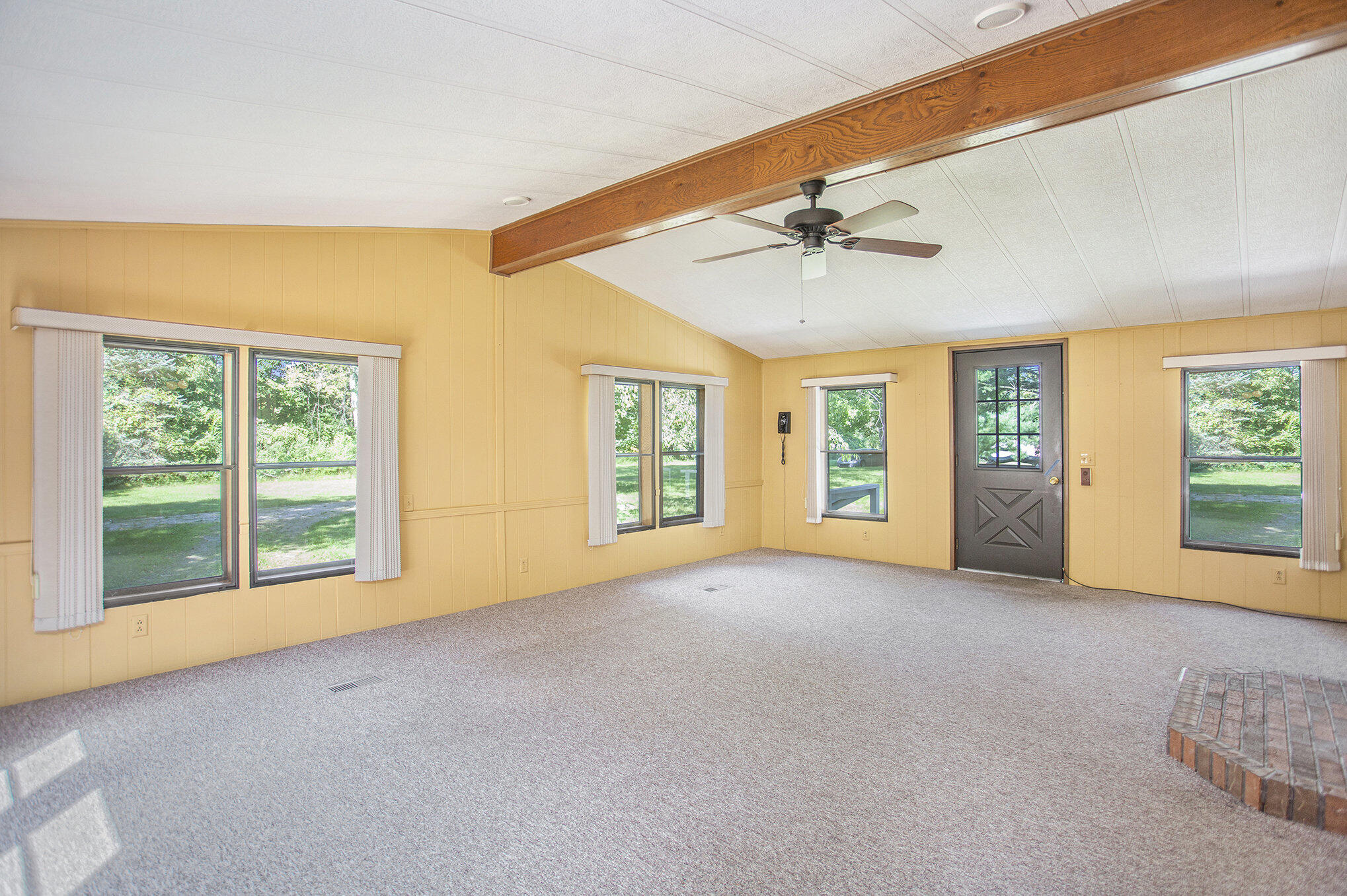 2716 13 Mile Road NE