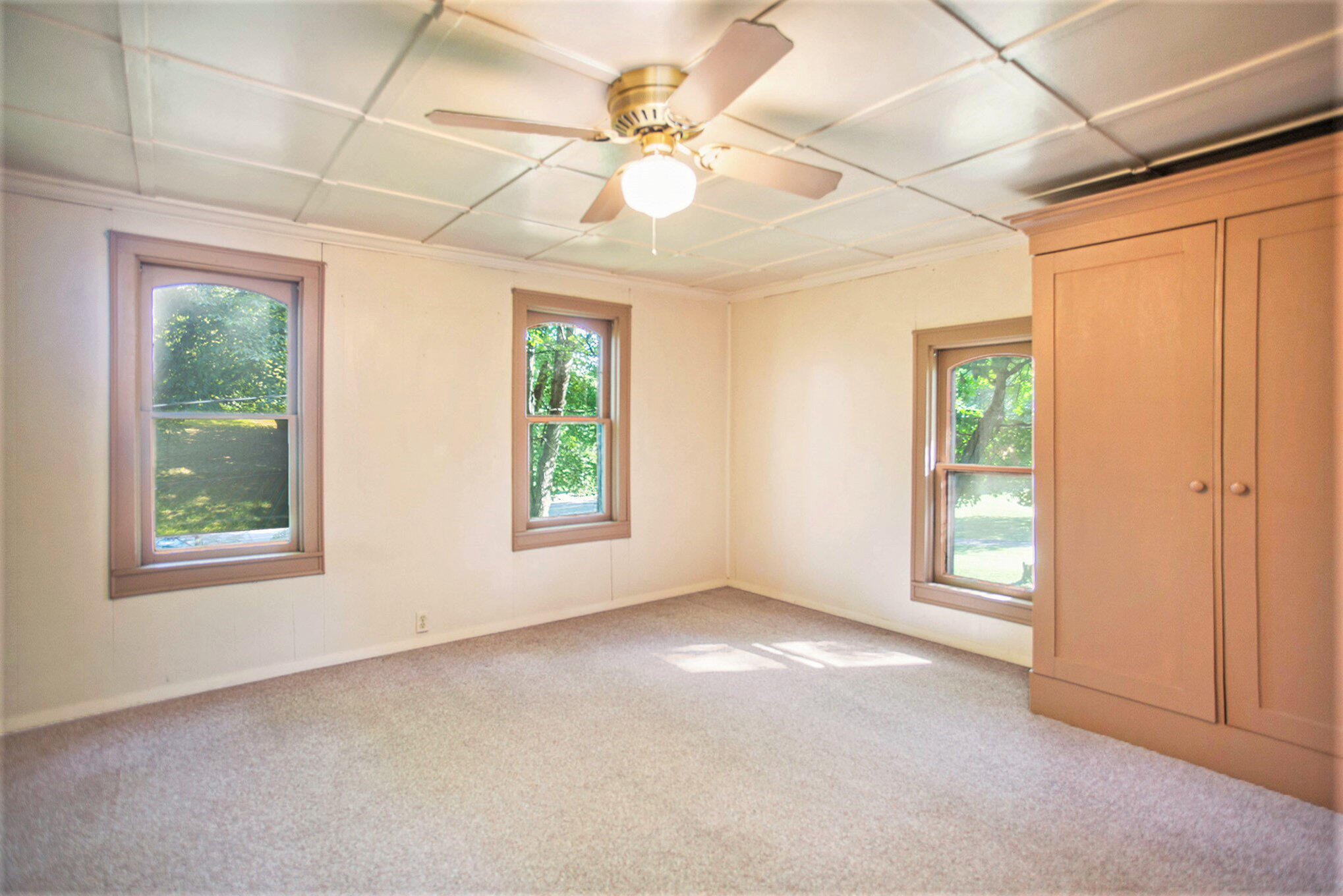 2716 13 Mile Road NE