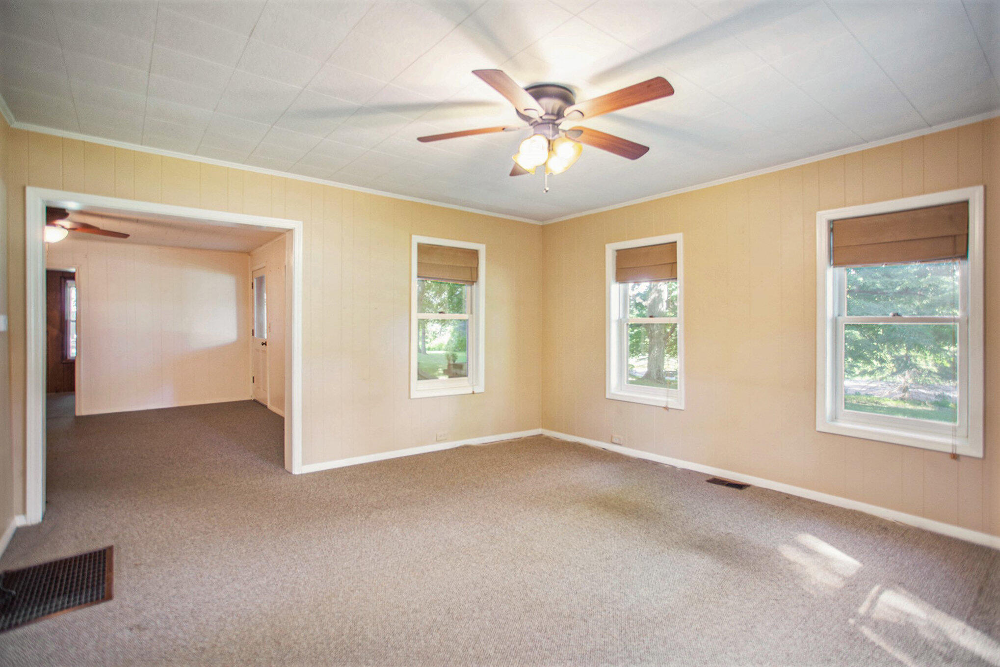 2716 13 Mile Road NE