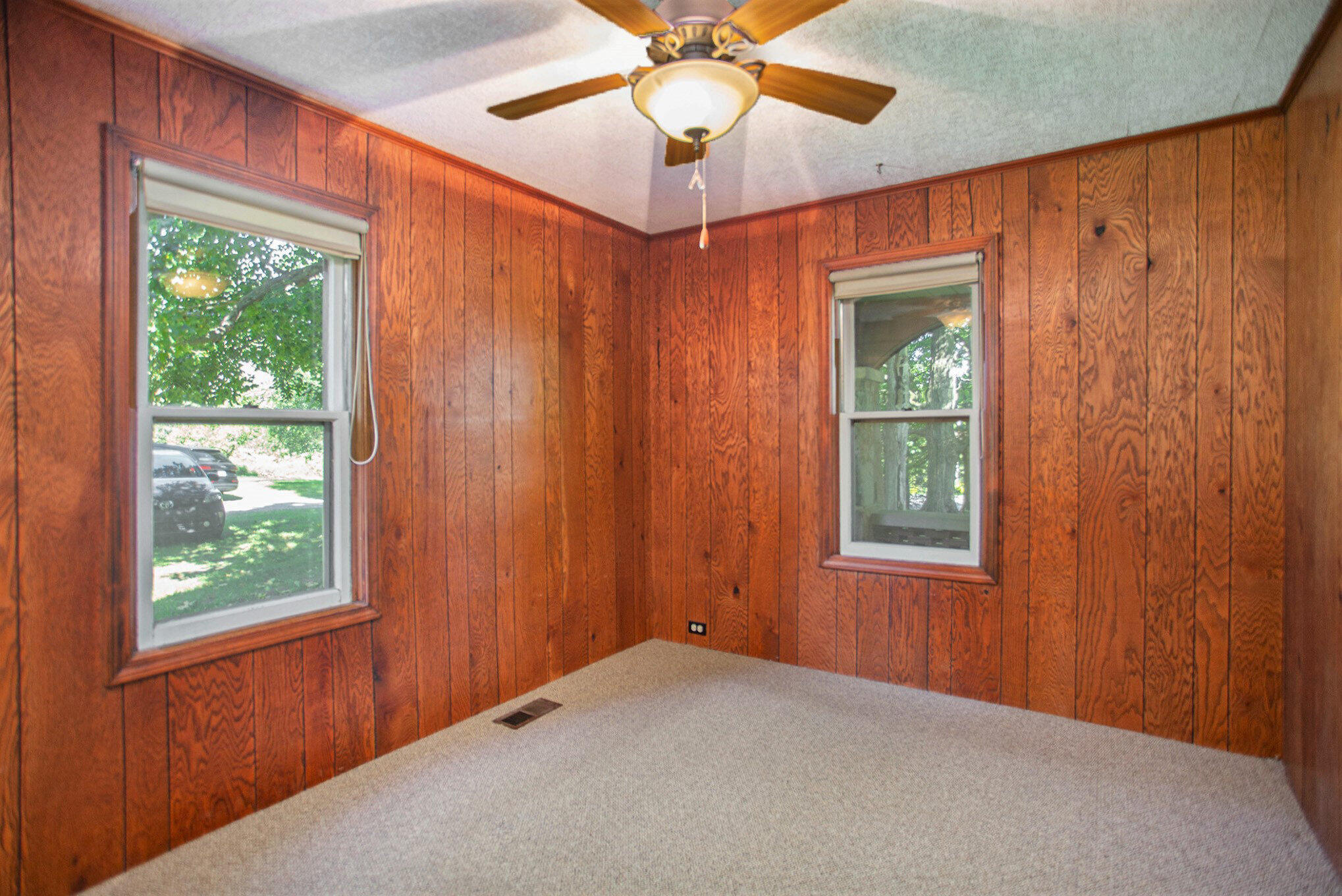 2716 13 Mile Road NE