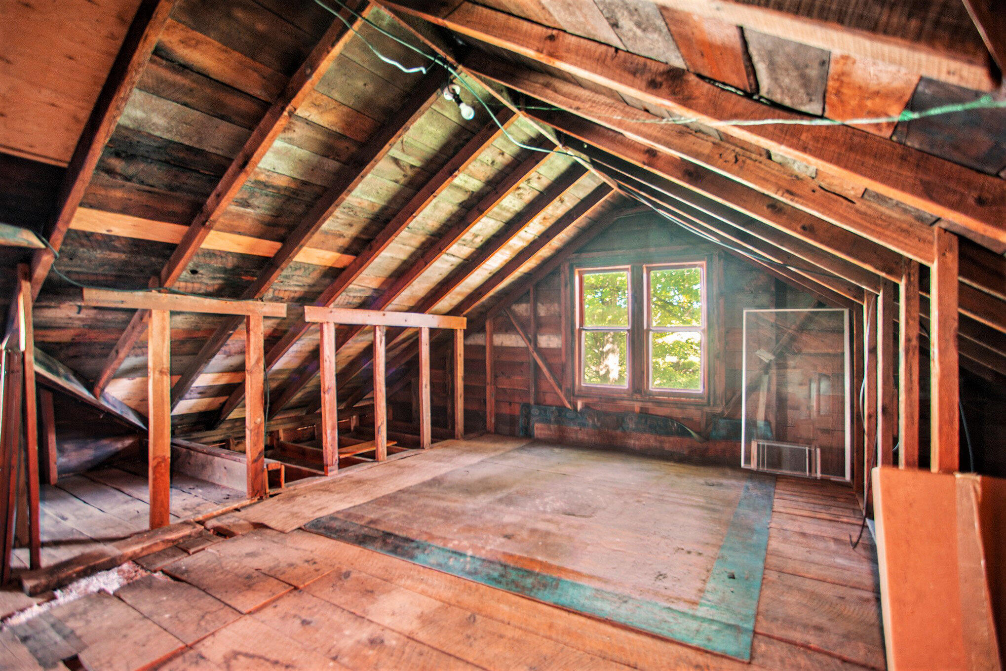 2716 13 Mile Road NE