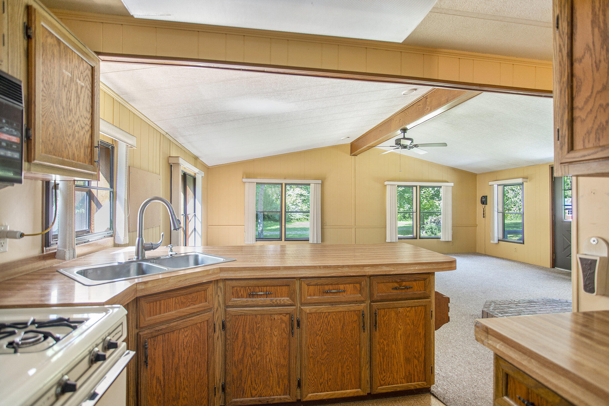 2716 13 Mile Road NE