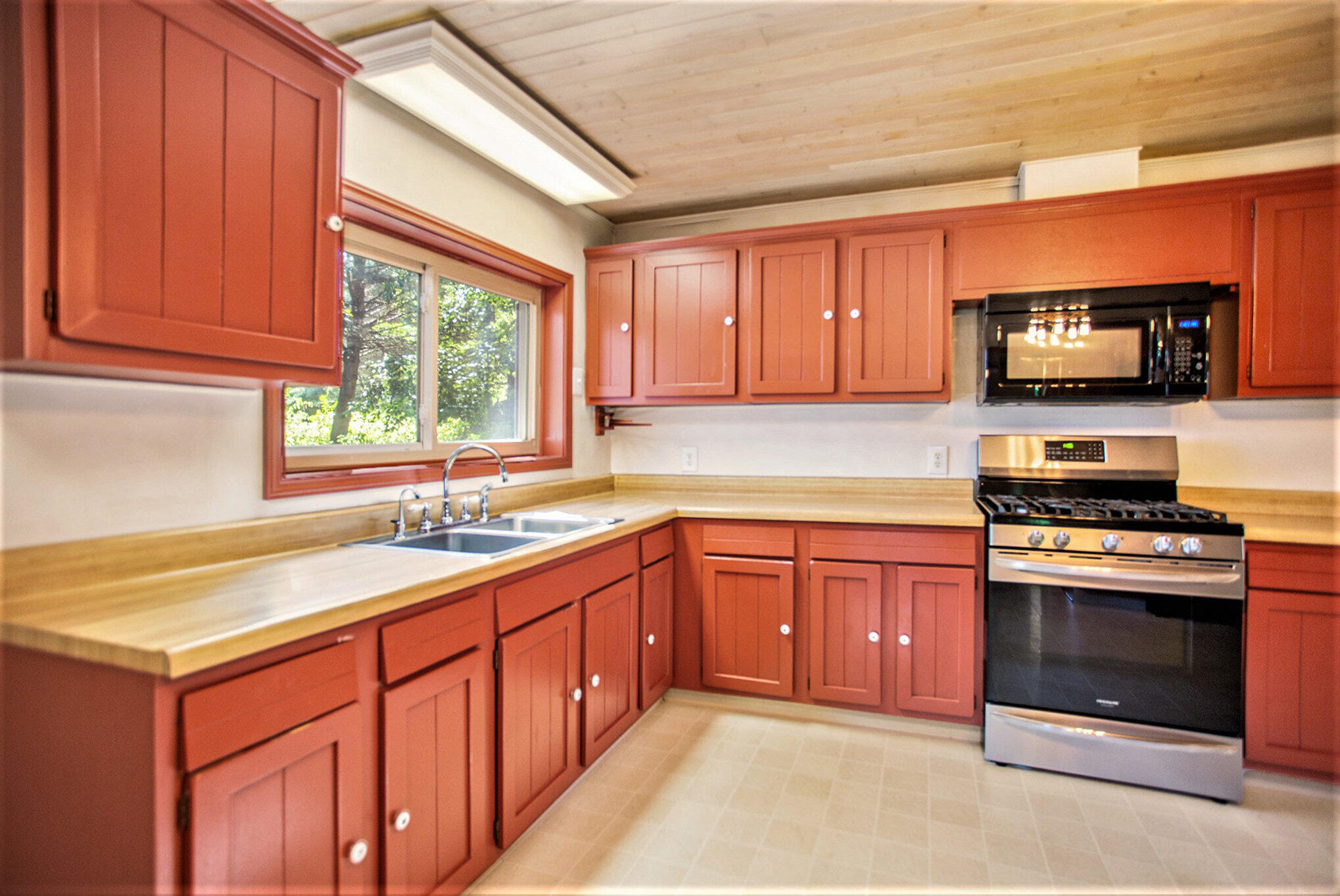 2716 13 Mile Road NE