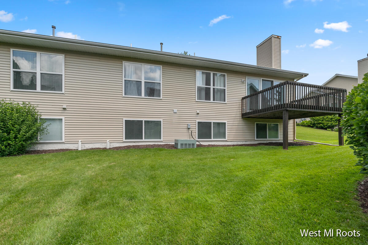 2995 Windcrest Way NE