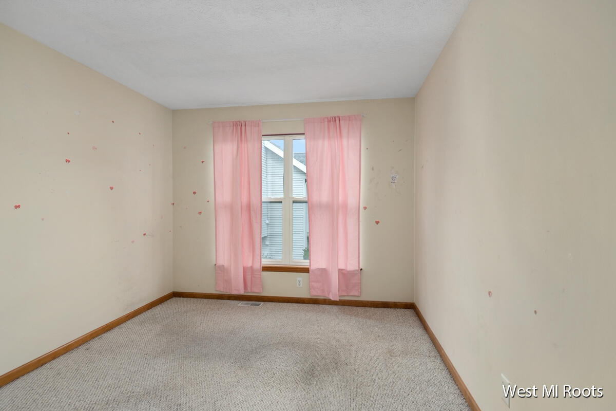 2995 Windcrest Way NE