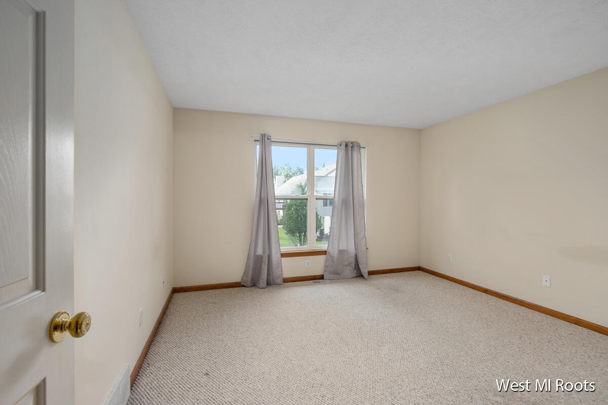 2995 Windcrest Way NE