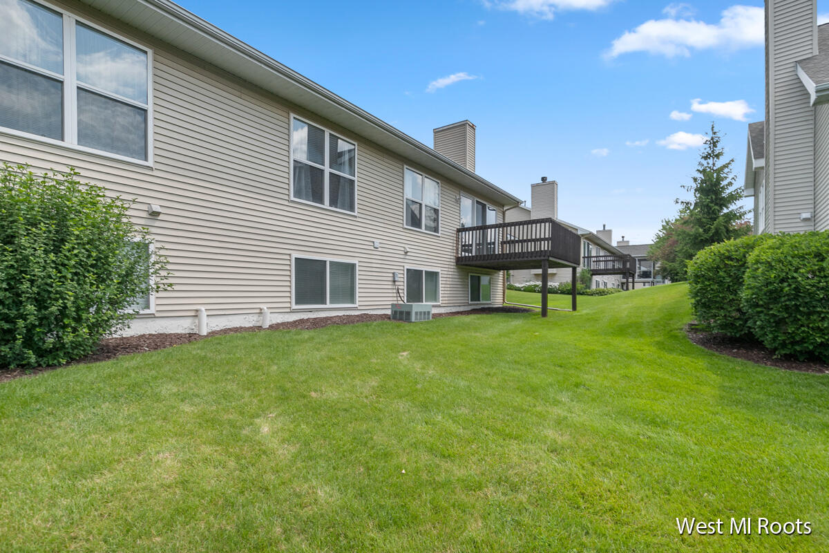 2995 Windcrest Way NE