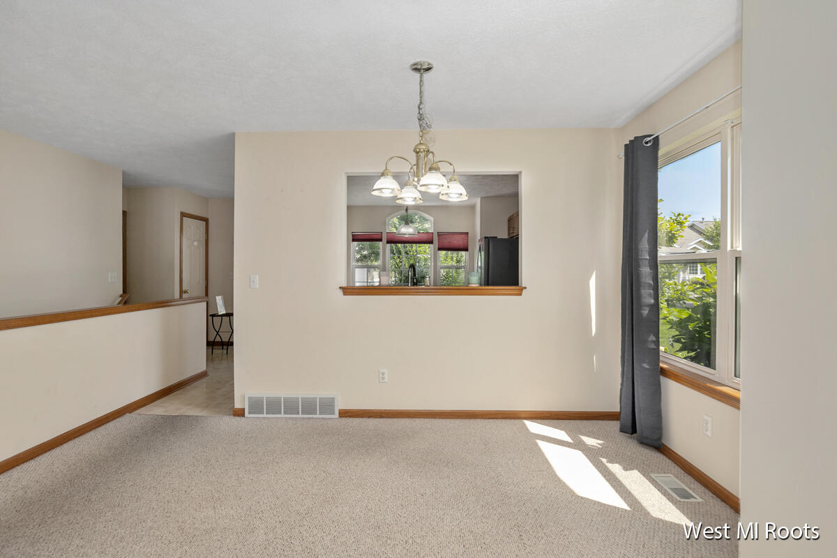 2995 Windcrest Way NE