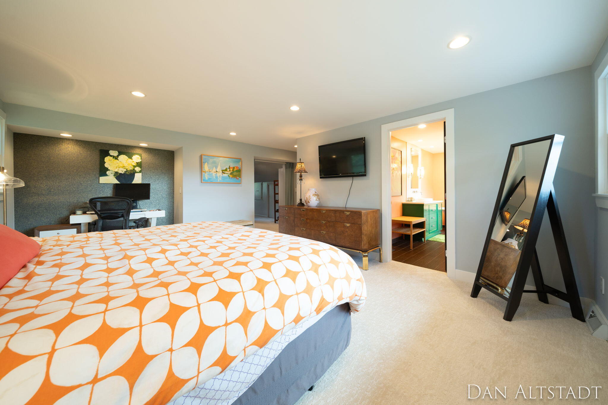 211 Greenbrier Drive SE