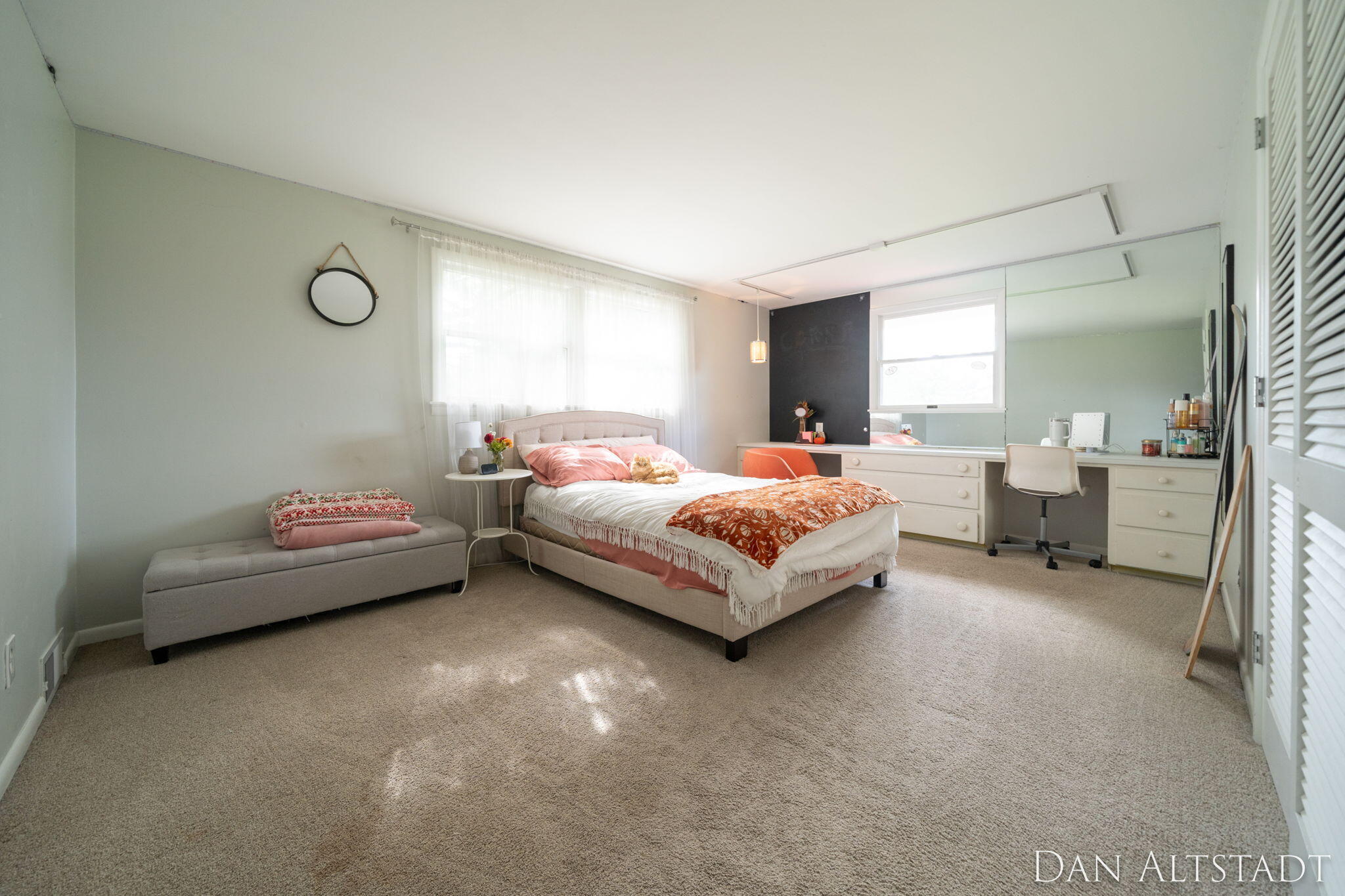 211 Greenbrier Drive SE