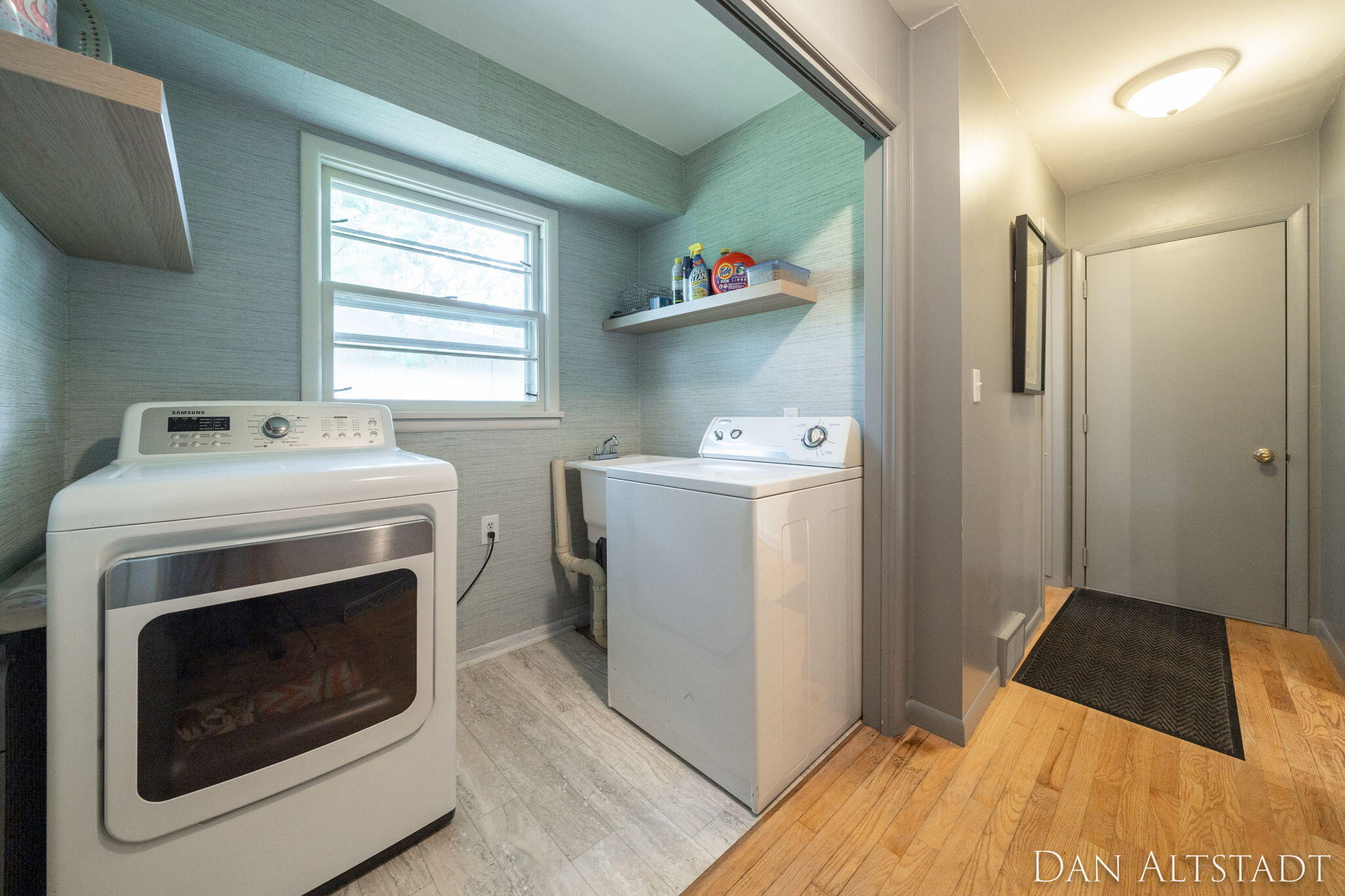211 Greenbrier Drive SE