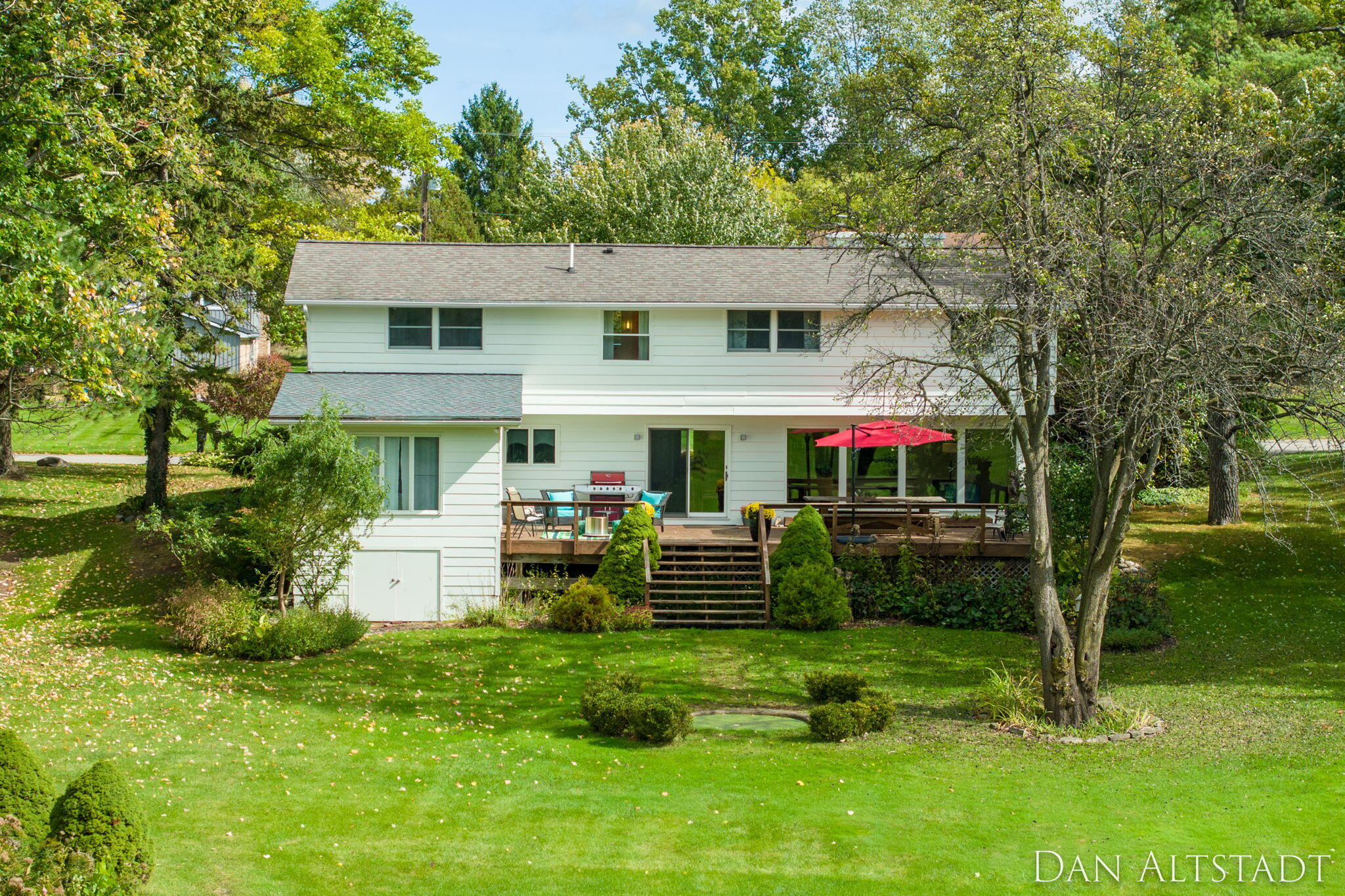 211 Greenbrier Drive SE