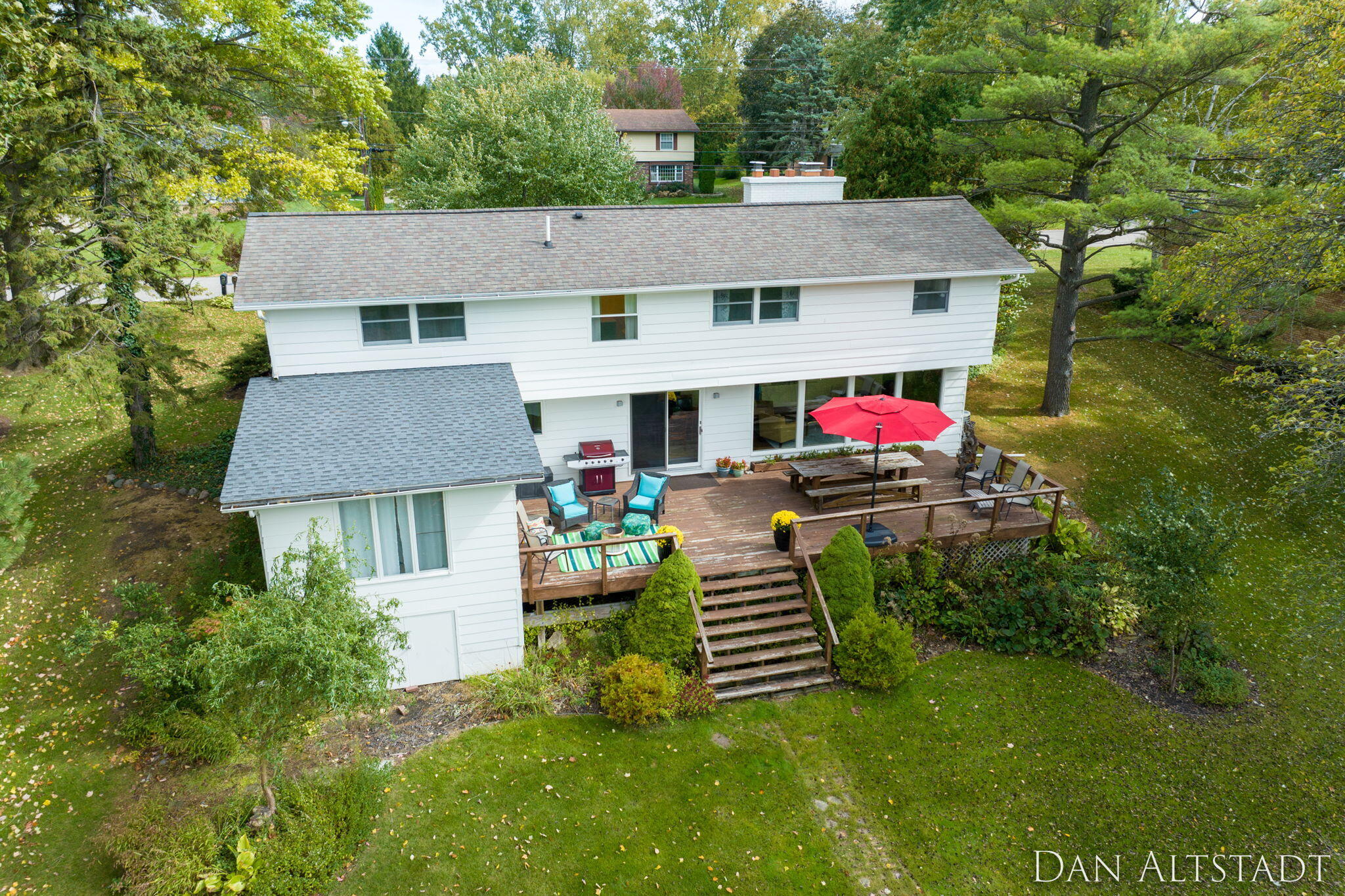 211 Greenbrier Drive SE