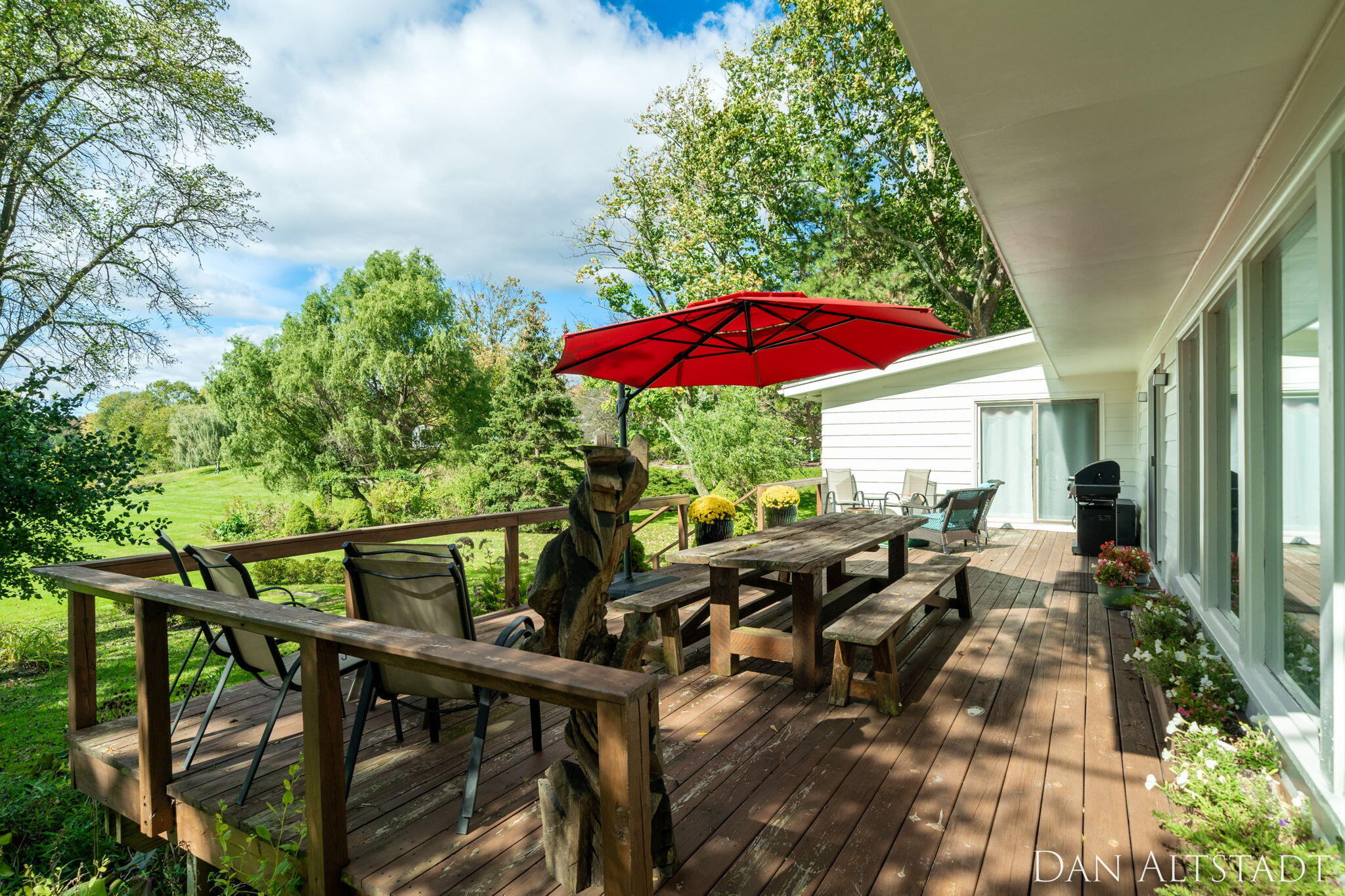 211 Greenbrier Drive SE