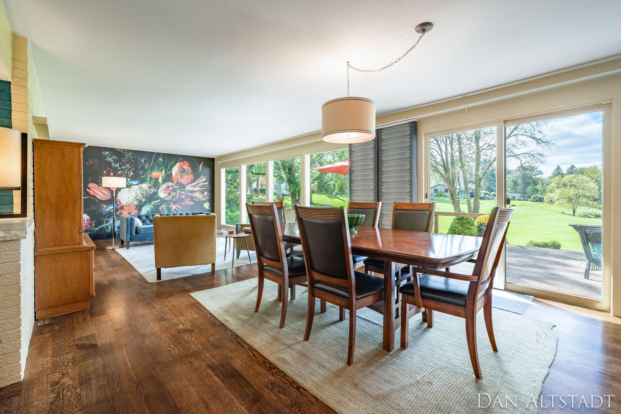 211 Greenbrier Drive SE