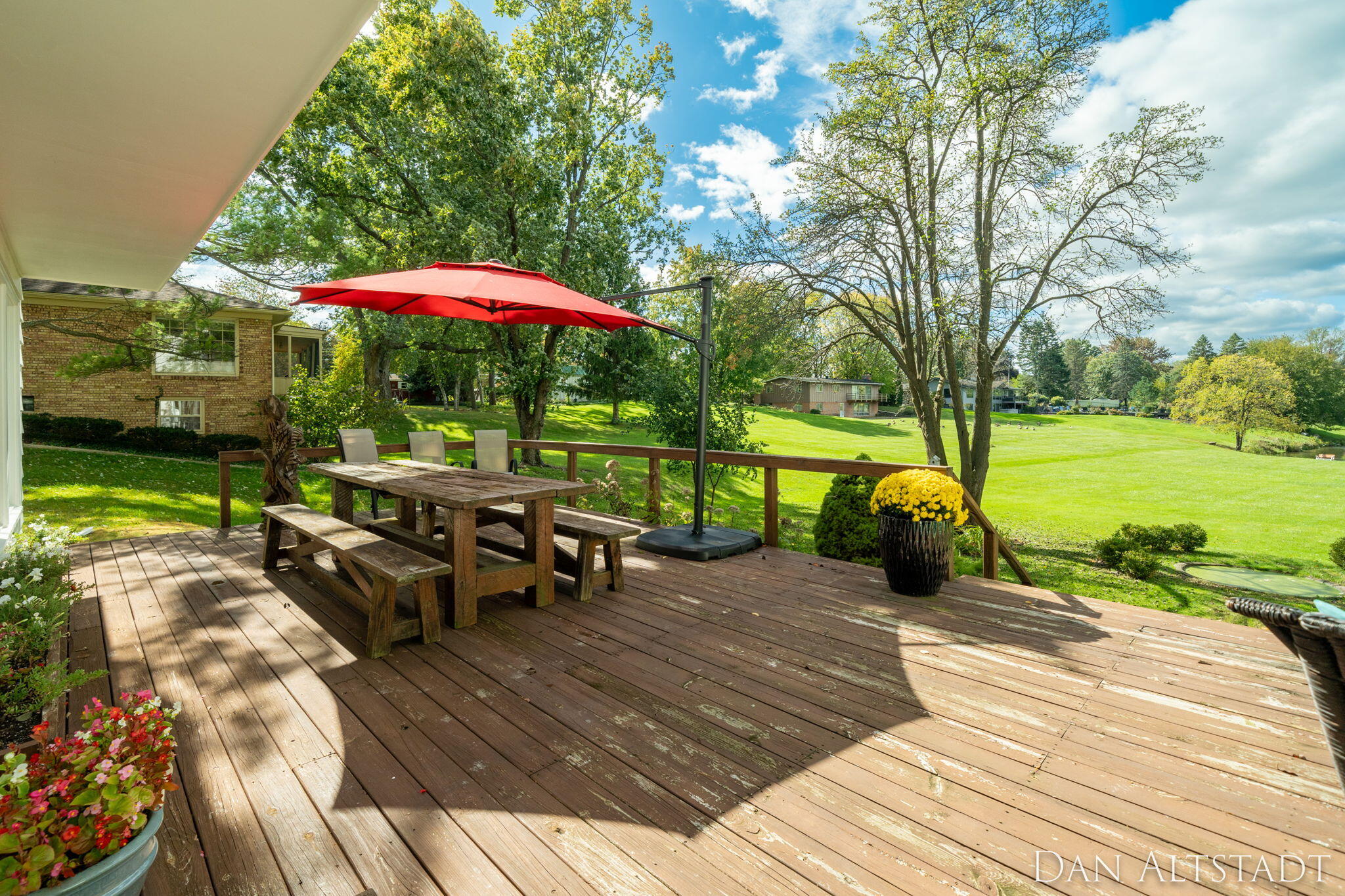 211 Greenbrier Drive SE