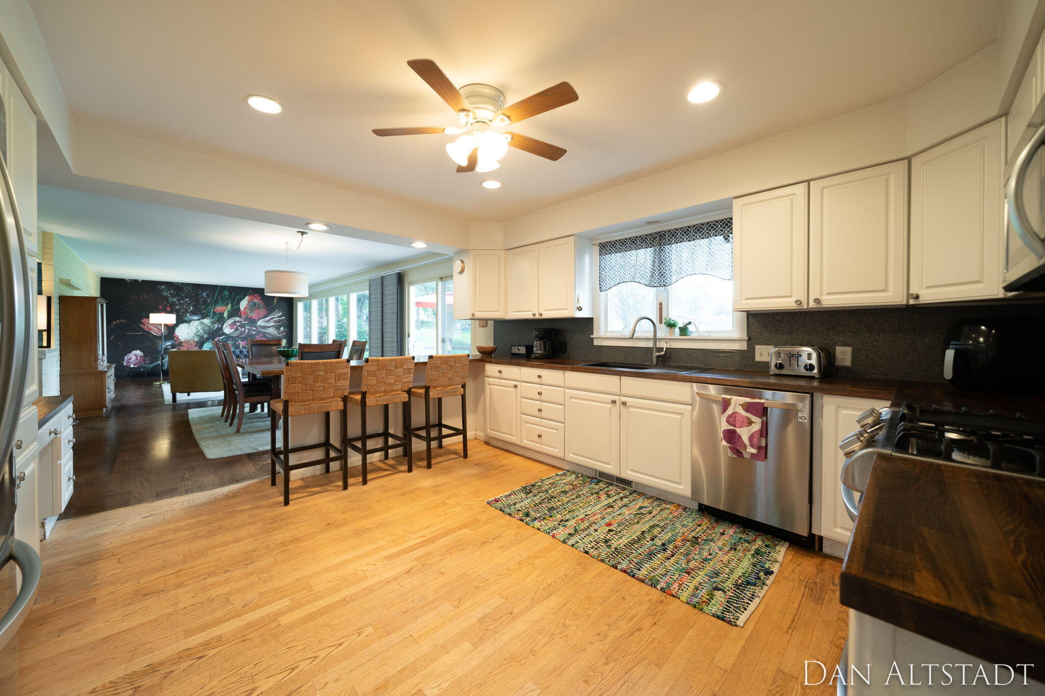 211 Greenbrier Drive SE