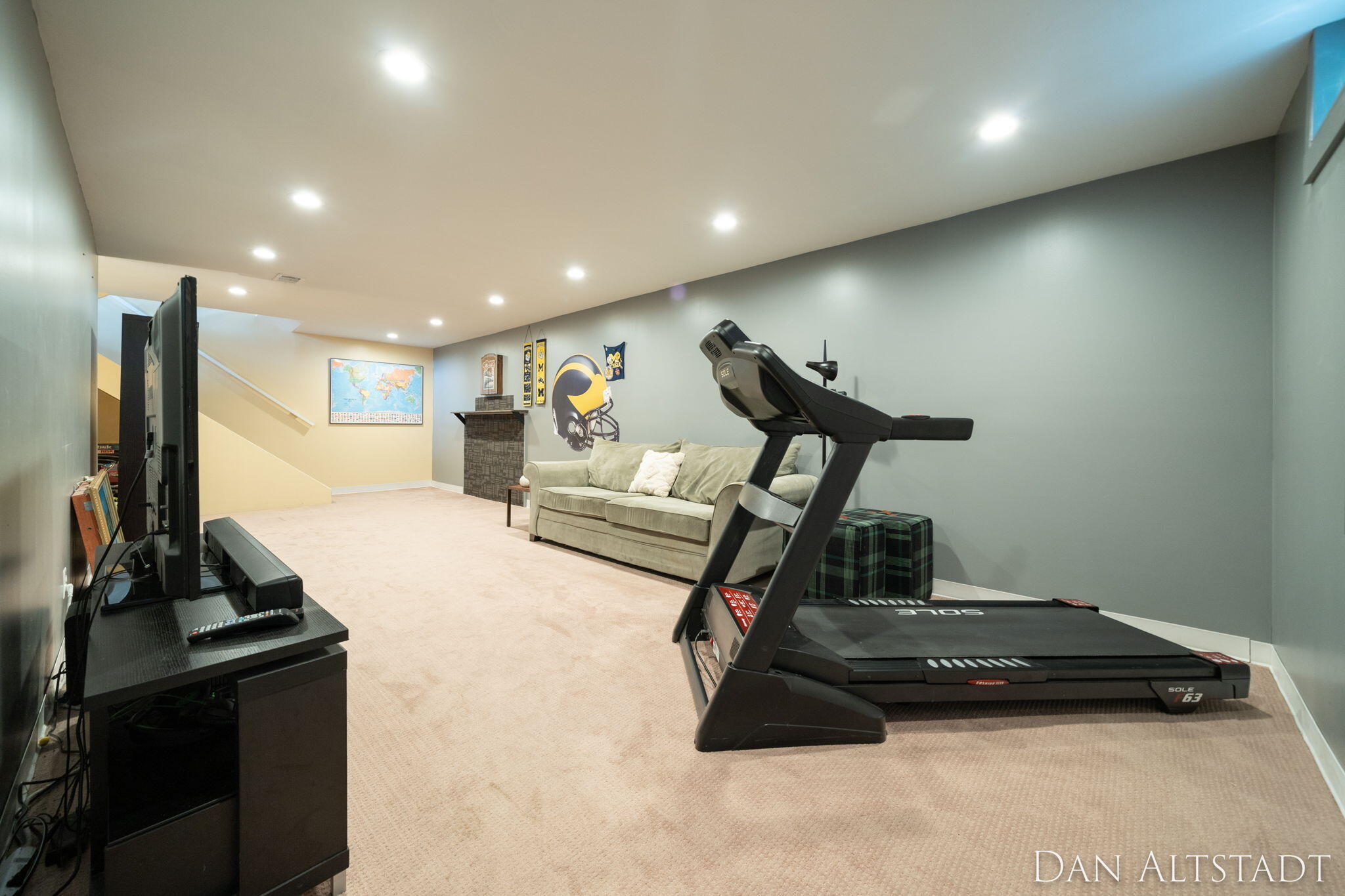 211 Greenbrier Drive SE