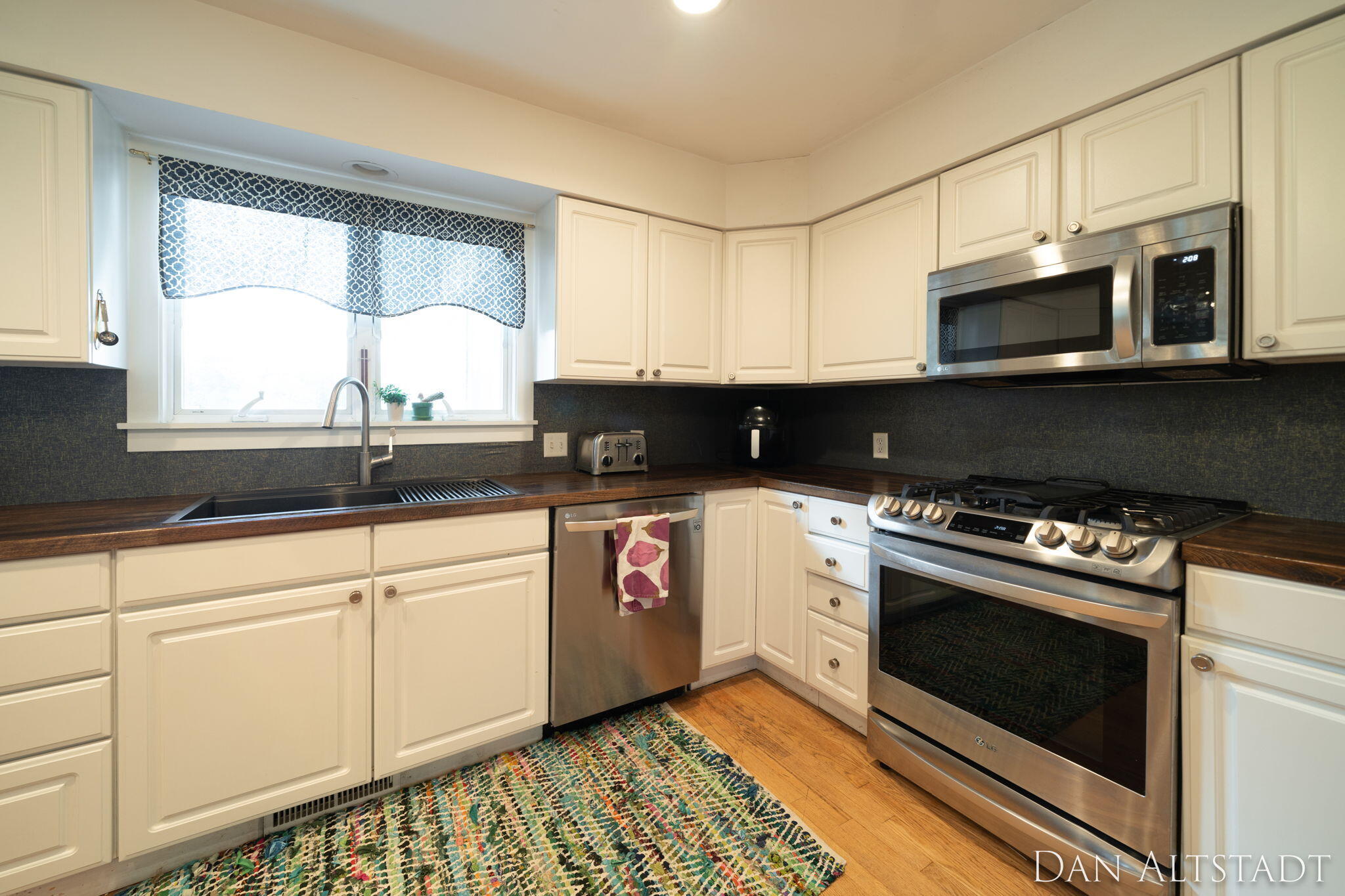 211 Greenbrier Drive SE
