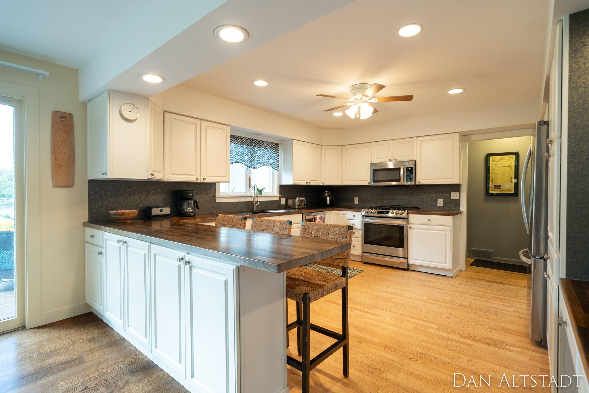 211 Greenbrier Drive SE