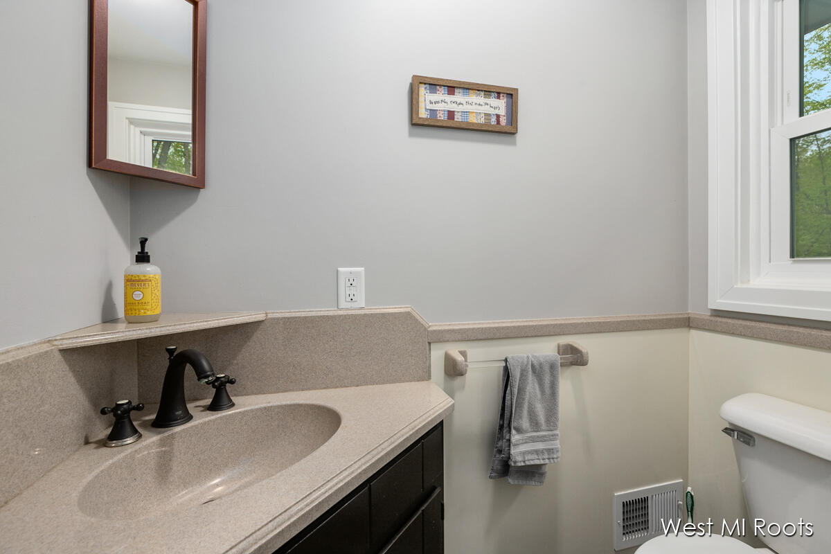 3242 Paris Park Drive SE