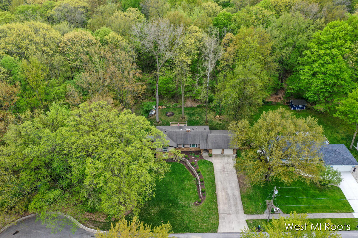 3242 Paris Park Drive SE