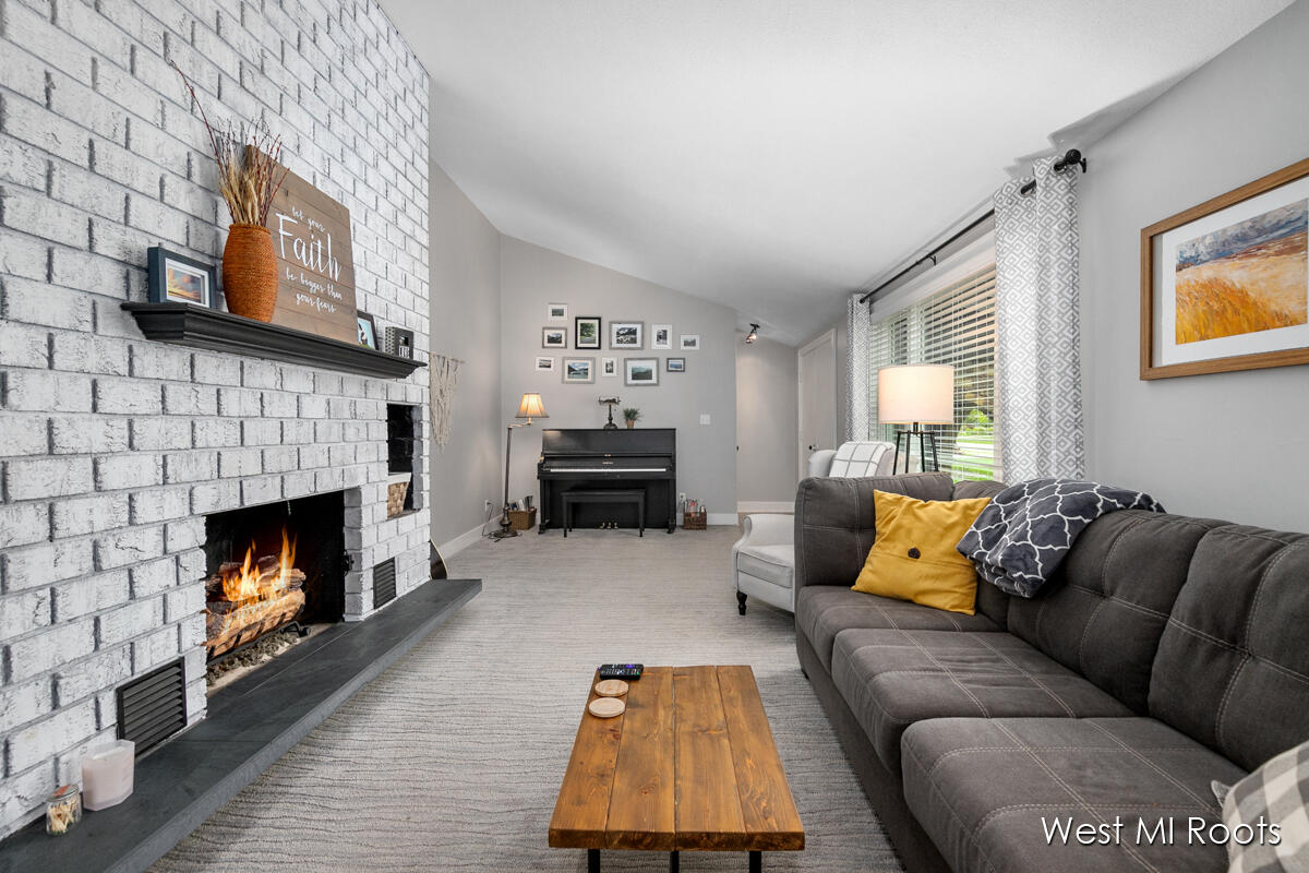 3242 Paris Park Drive SE