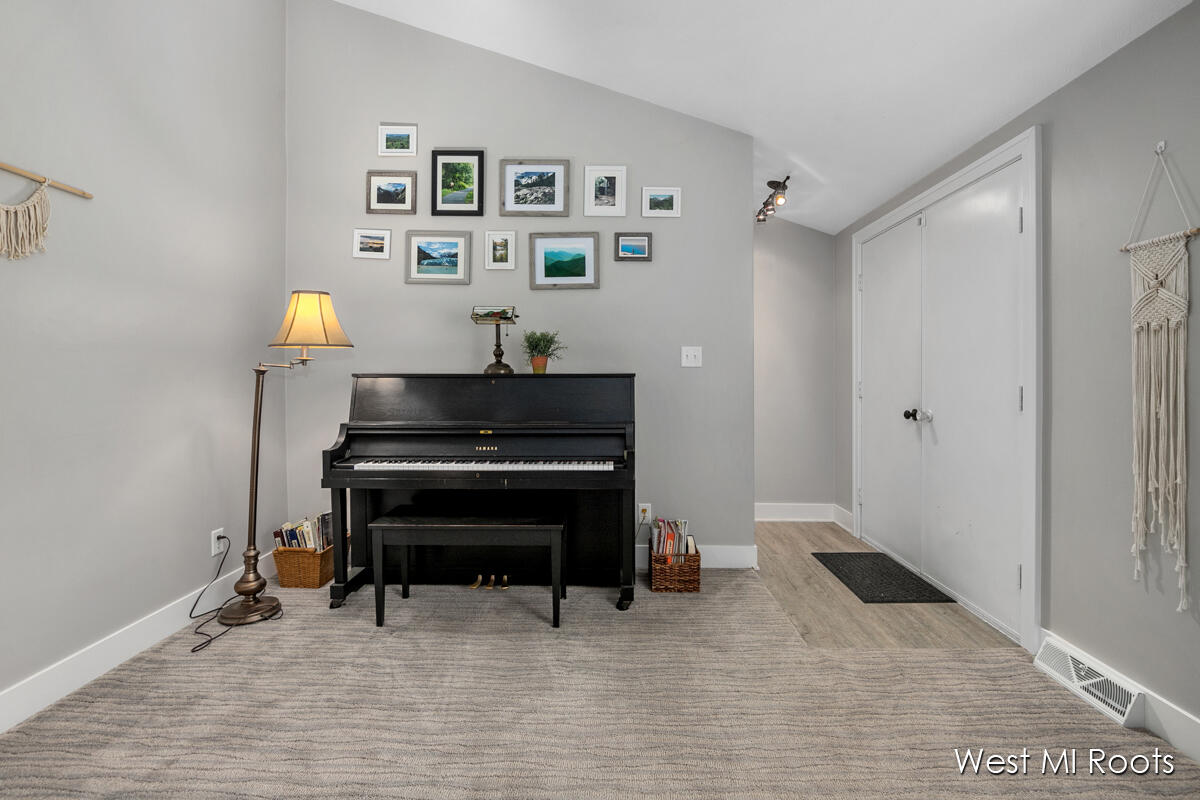 3242 Paris Park Drive SE