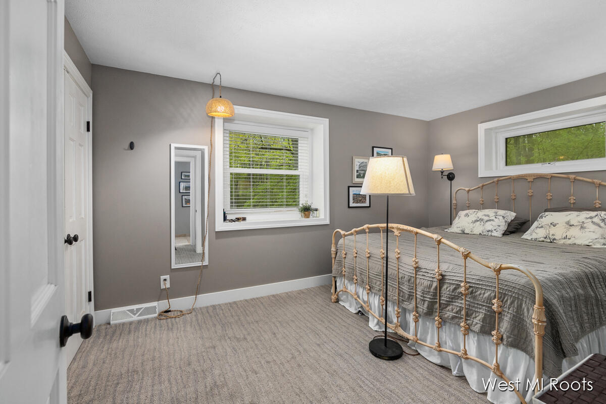 3242 Paris Park Drive SE