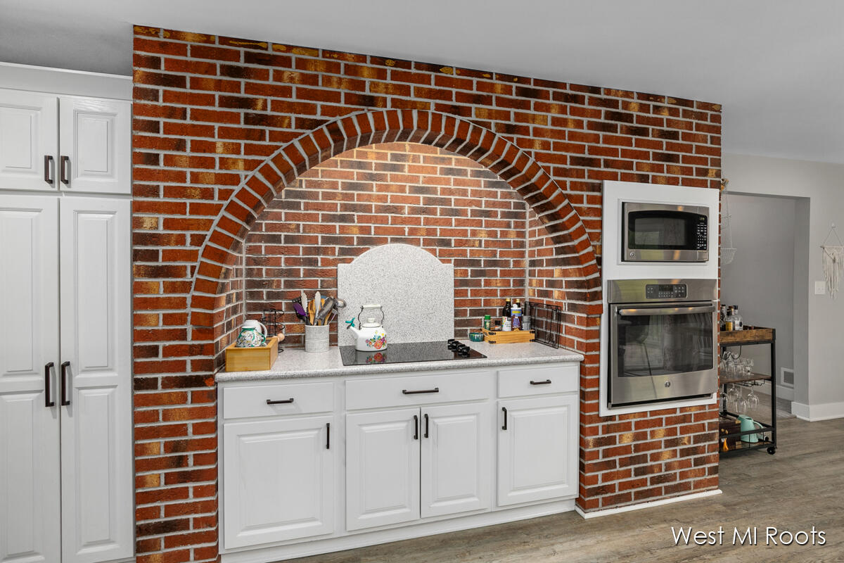 3242 Paris Park Drive SE