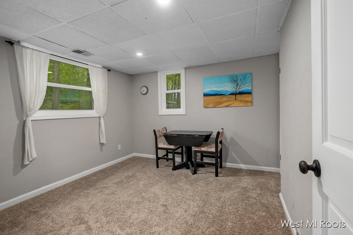 3242 Paris Park Drive SE