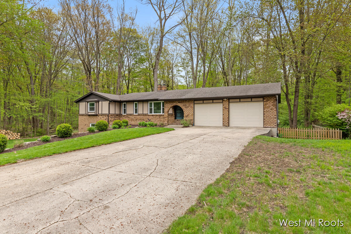 3242 Paris Park Drive SE