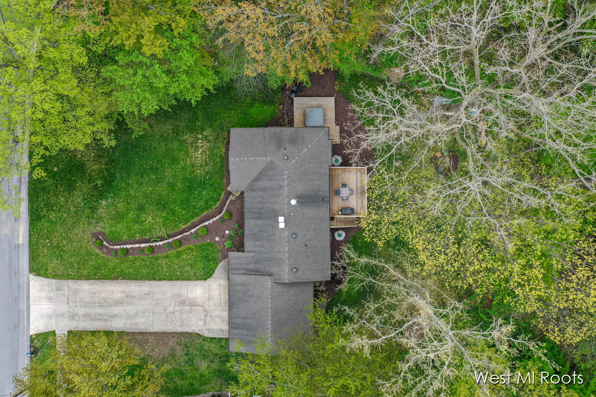 3242 Paris Park Drive SE